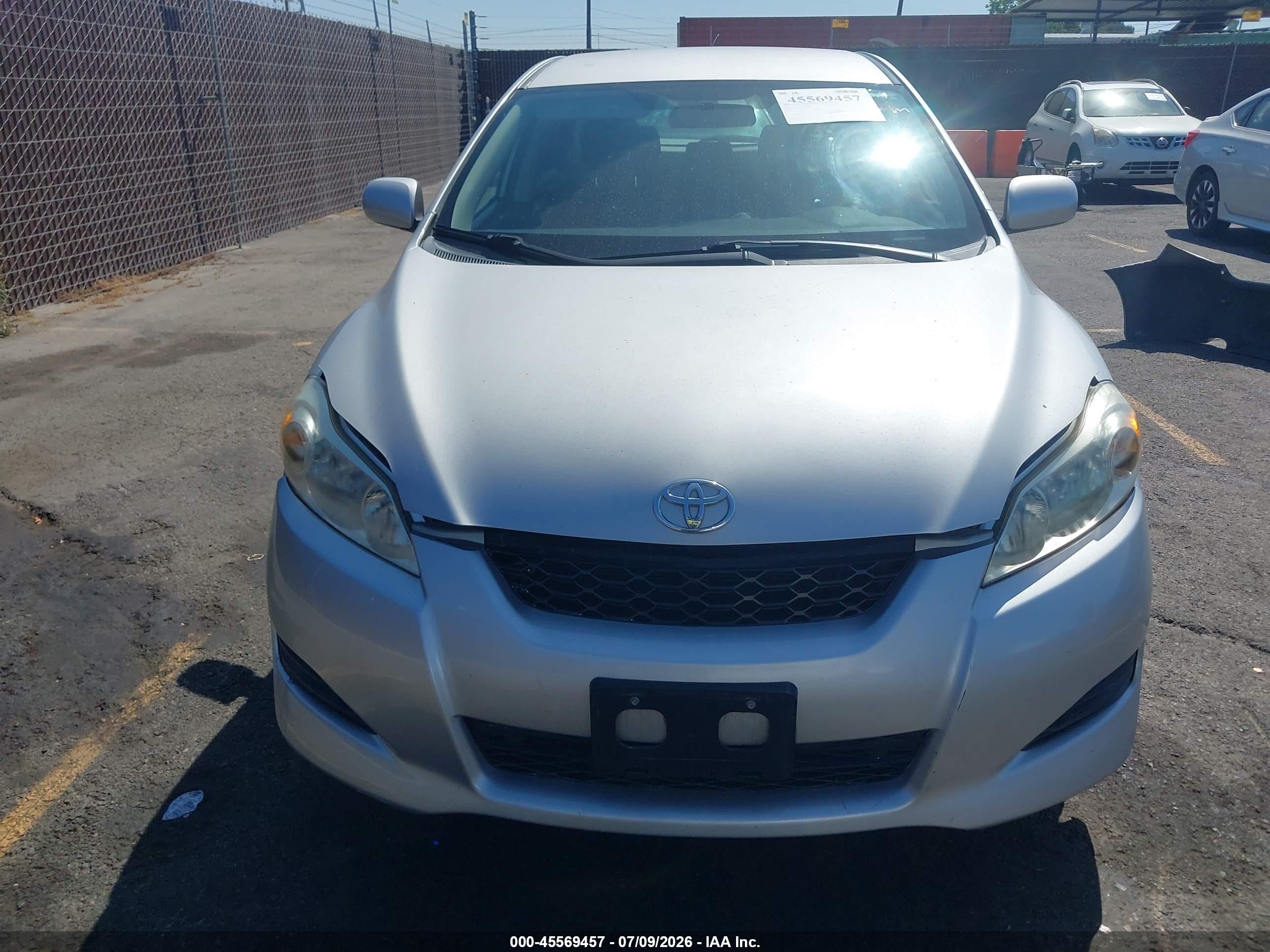 2011 Toyota Matrix   Silver vin: 2T1KU4EE1BC562281