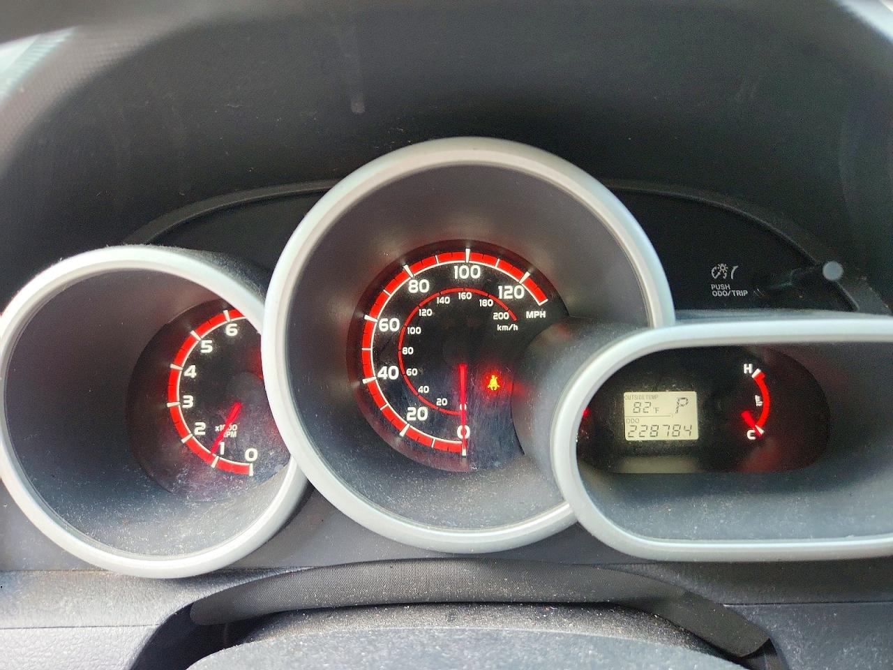 2011 Toyota Matrix Base Черный vin: 2T1KU4EE1BC574995