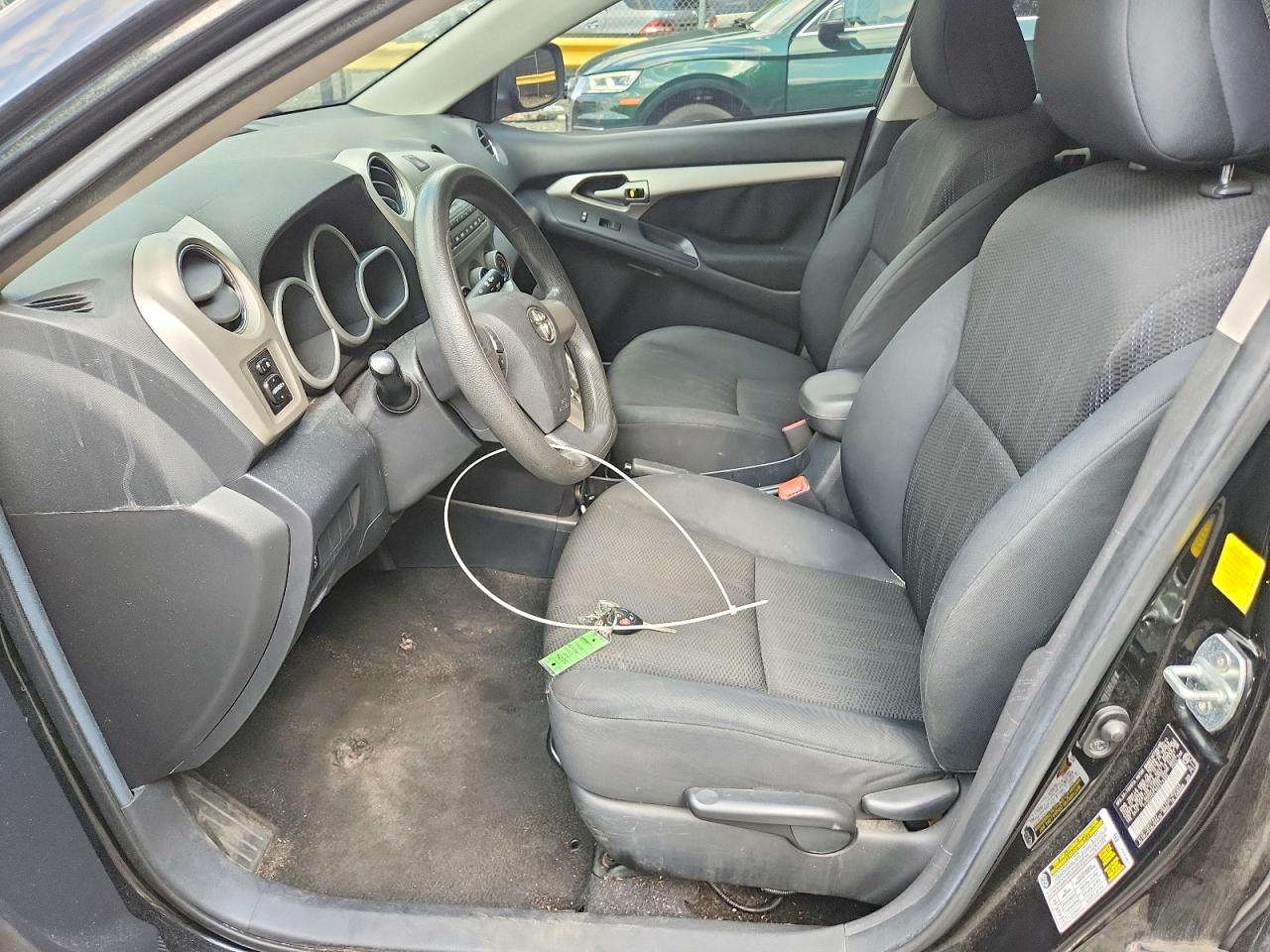 2011 Toyota Matrix Base Черный vin: 2T1KU4EE1BC574995