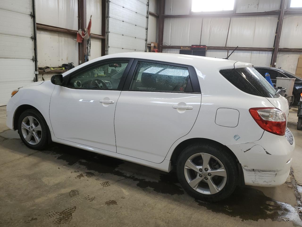 2014 Toyota Matrix Base White vin: 2T1KU4EE1EC129435