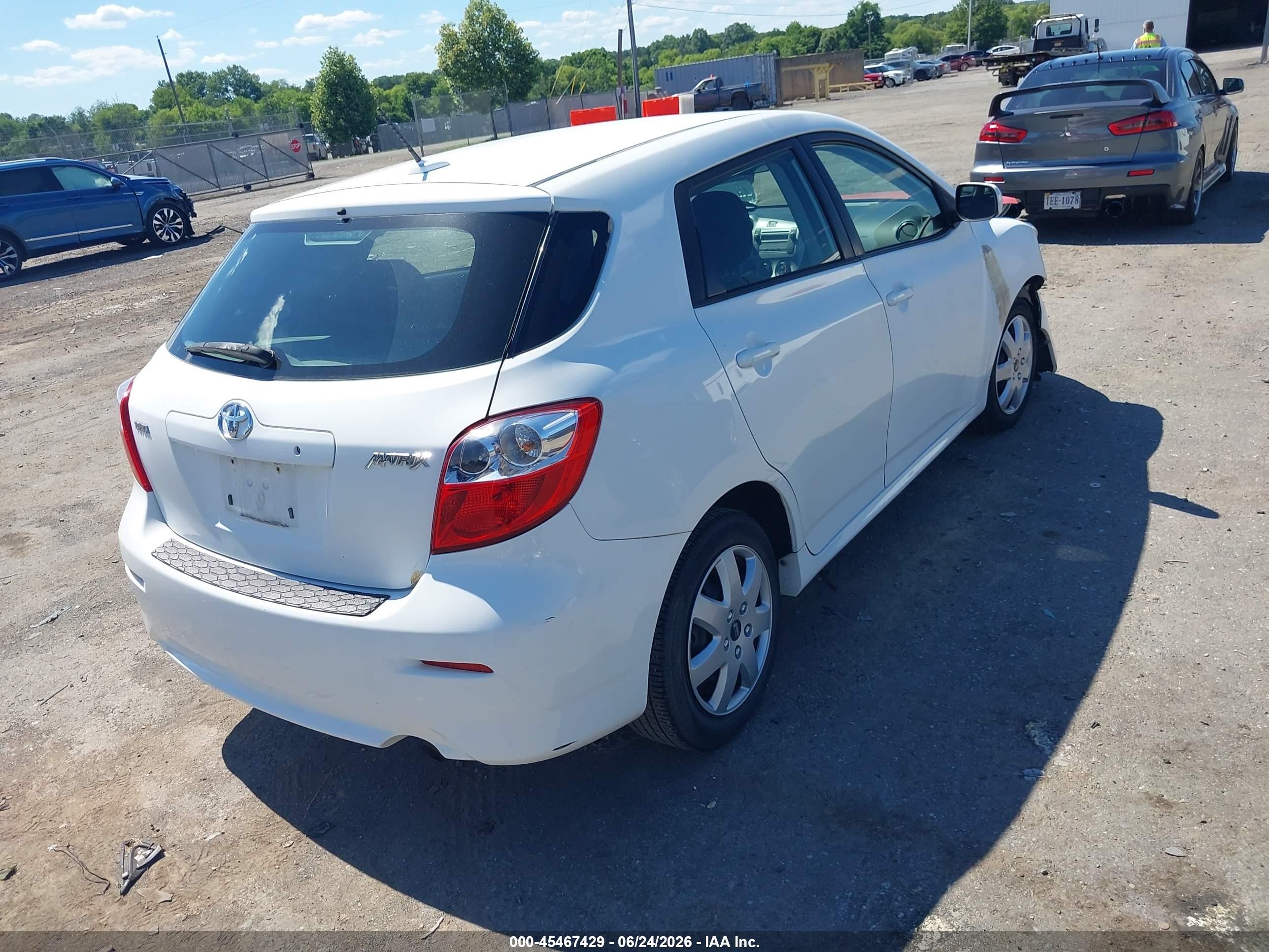 2010 Toyota Matrix White vin: 2T1KU4EE2AC262912