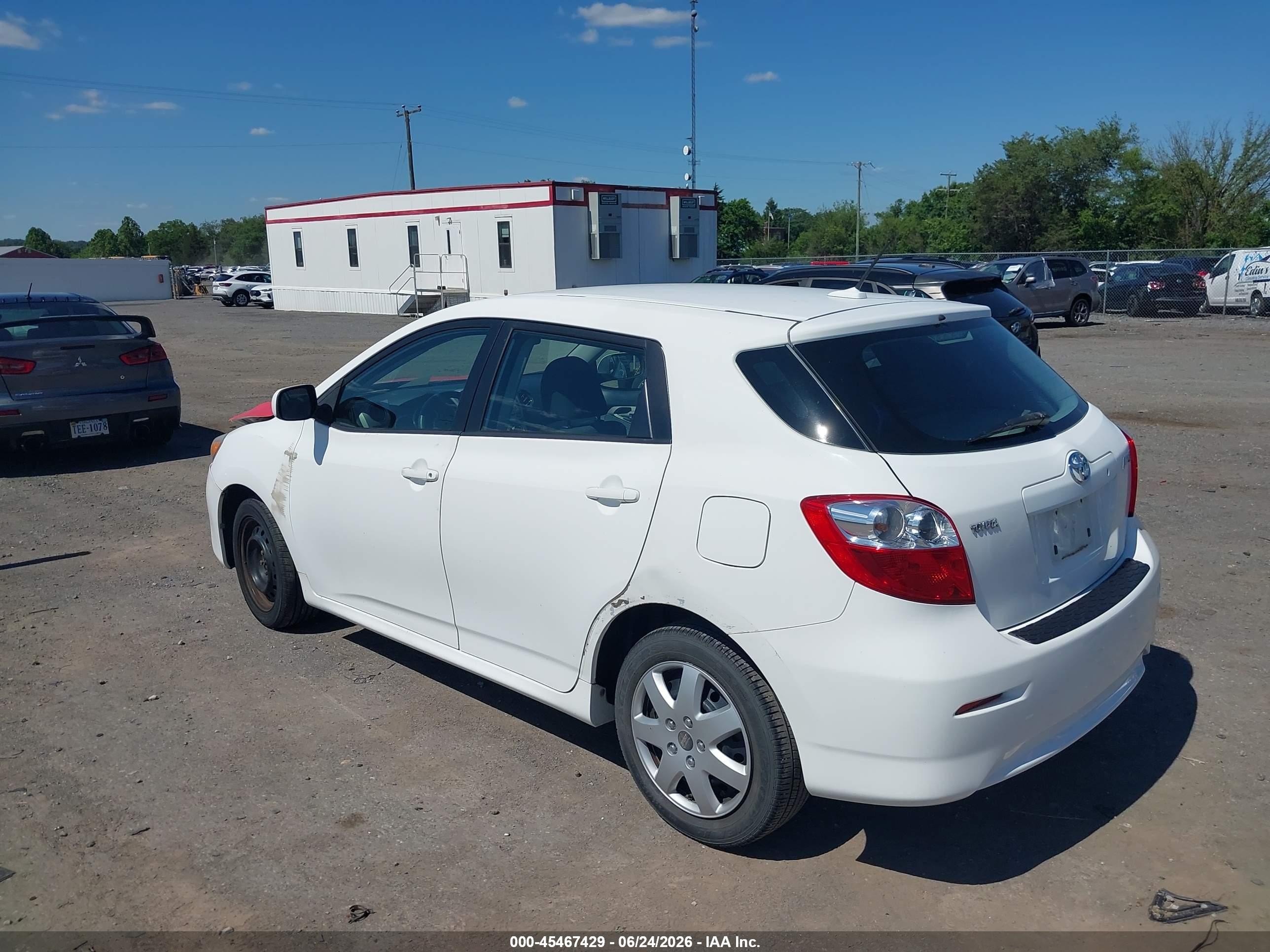 2010 Toyota Matrix White vin: 2T1KU4EE2AC262912