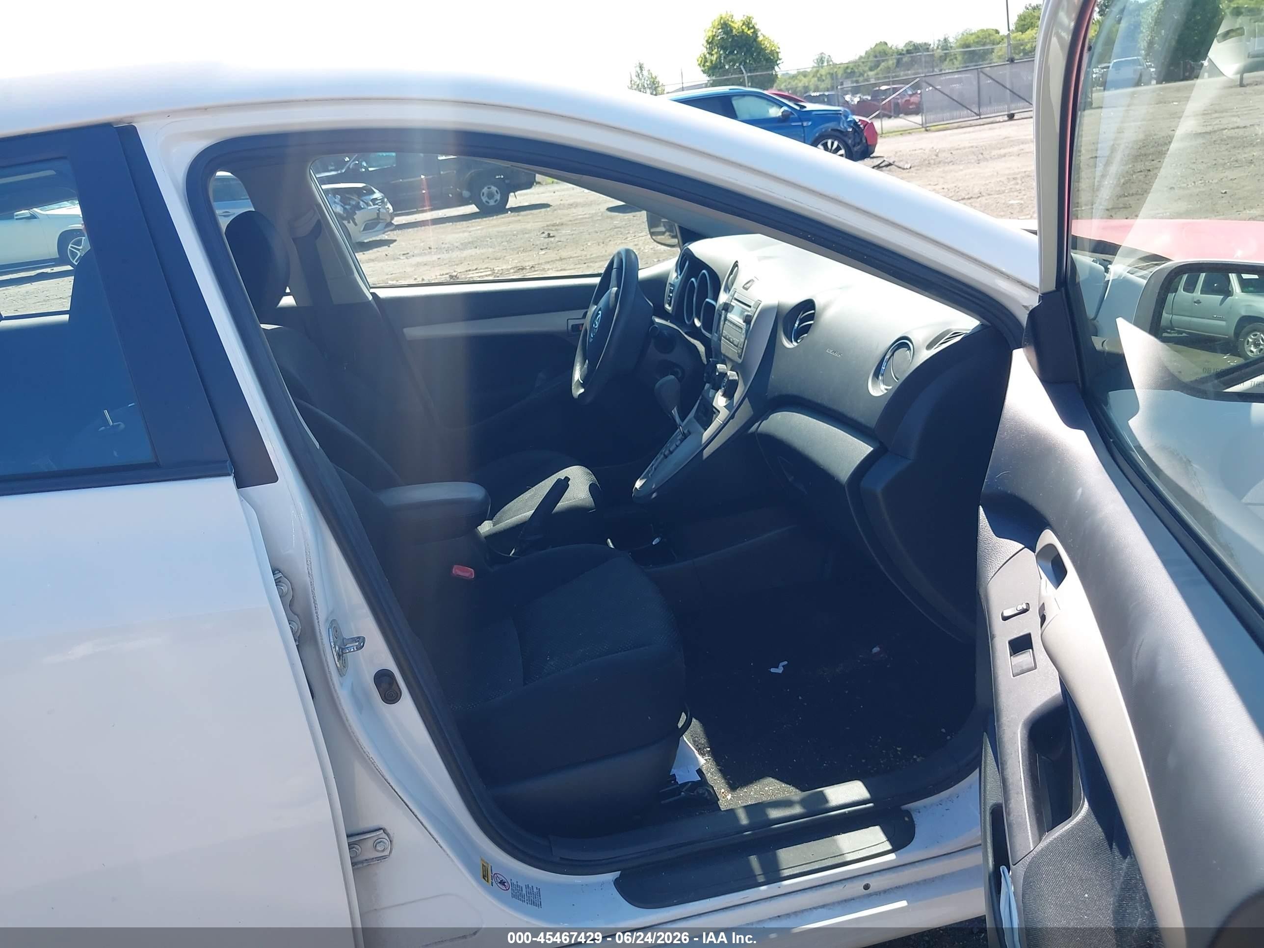 2010 Toyota Matrix White vin: 2T1KU4EE2AC262912