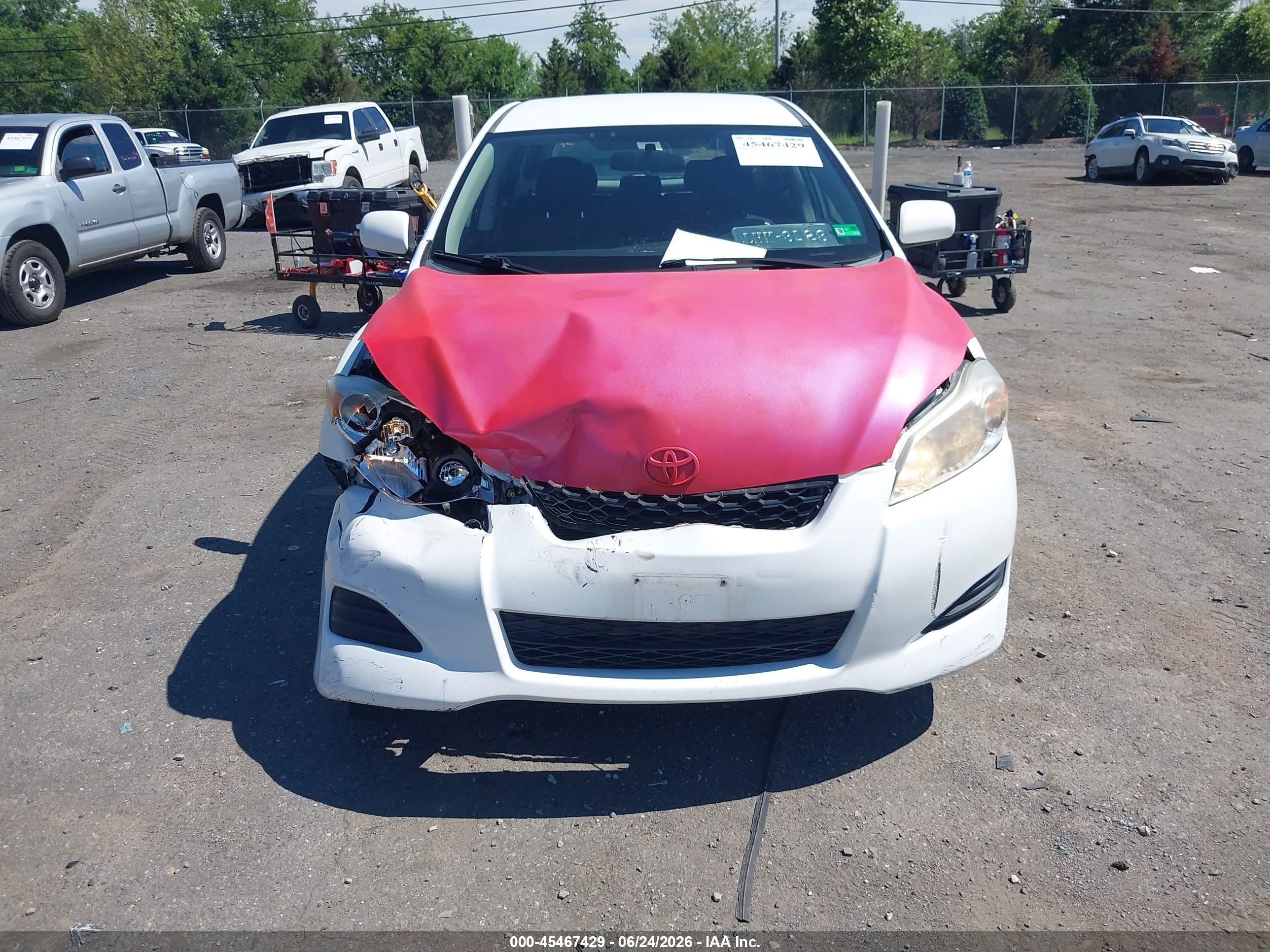2010 Toyota Matrix White vin: 2T1KU4EE2AC262912