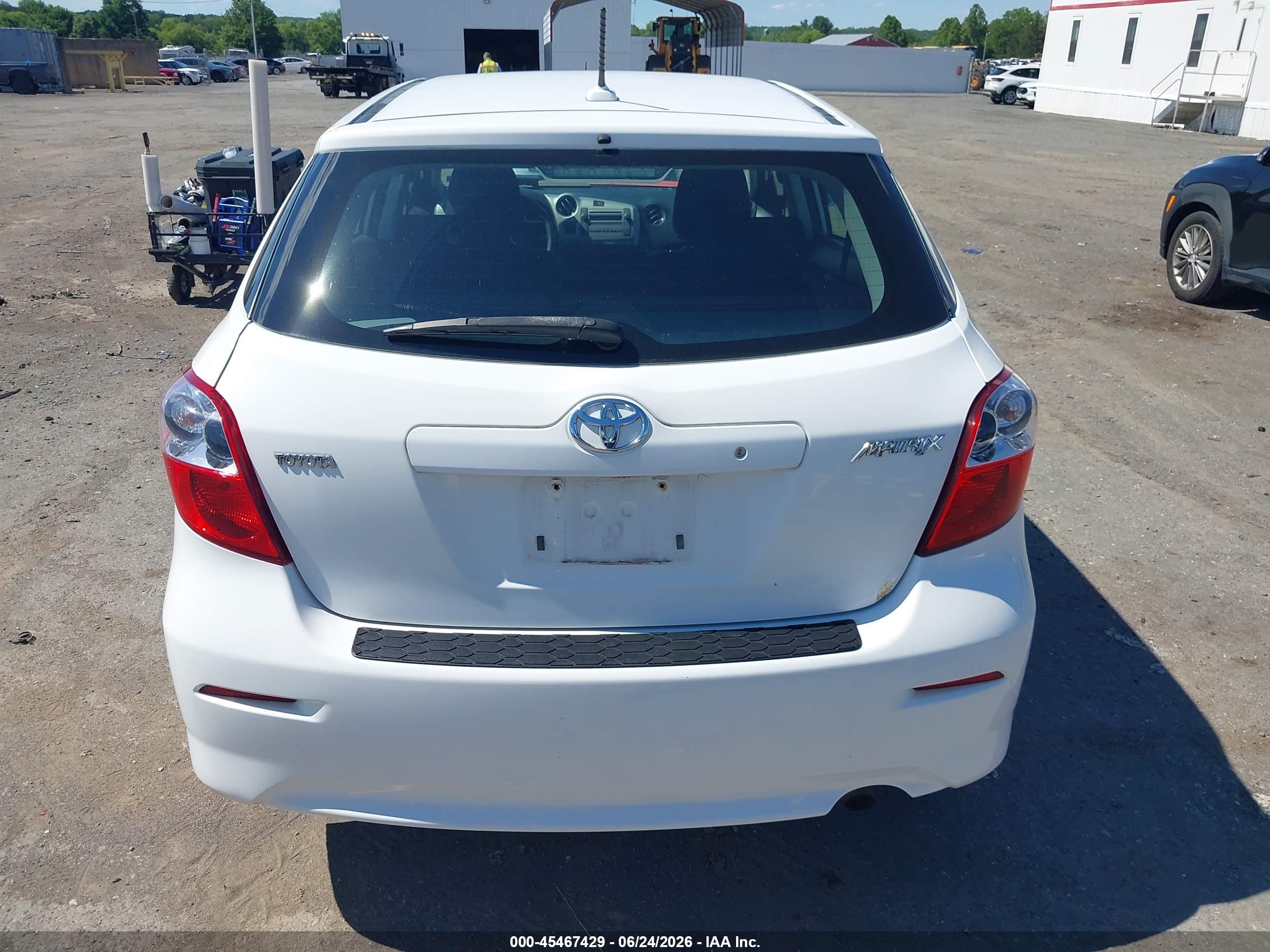 2010 Toyota Matrix White vin: 2T1KU4EE2AC262912