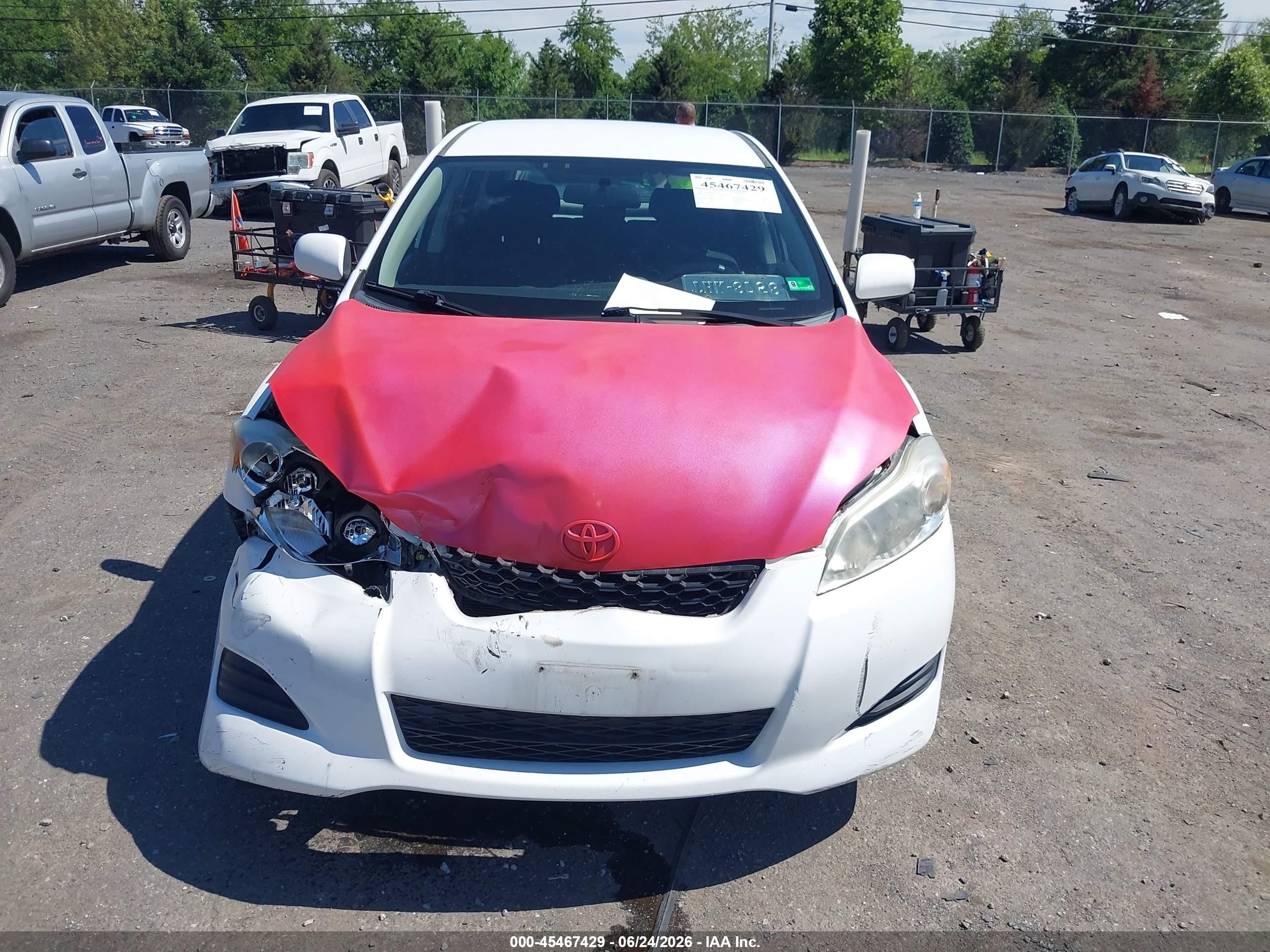 2010 Toyota Matrix White vin: 2T1KU4EE2AC262912