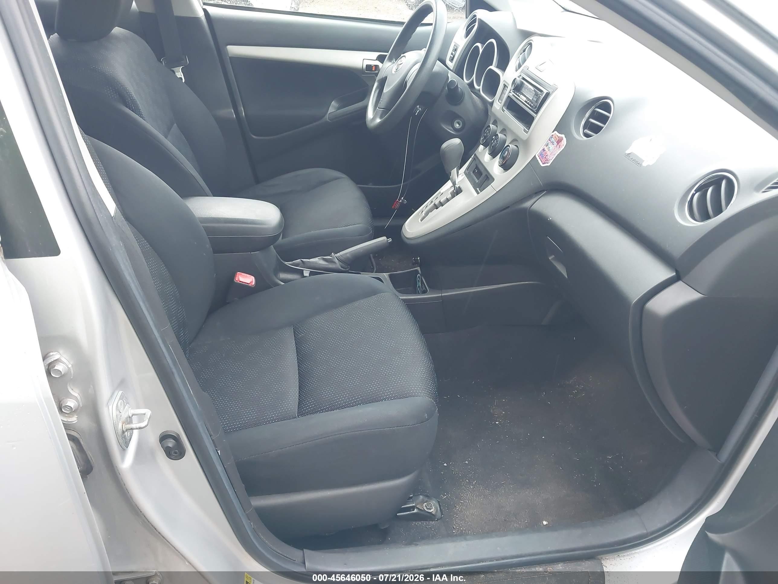 2010 Toyota Matrix   Silver vin: 2T1KU4EE2AC333896