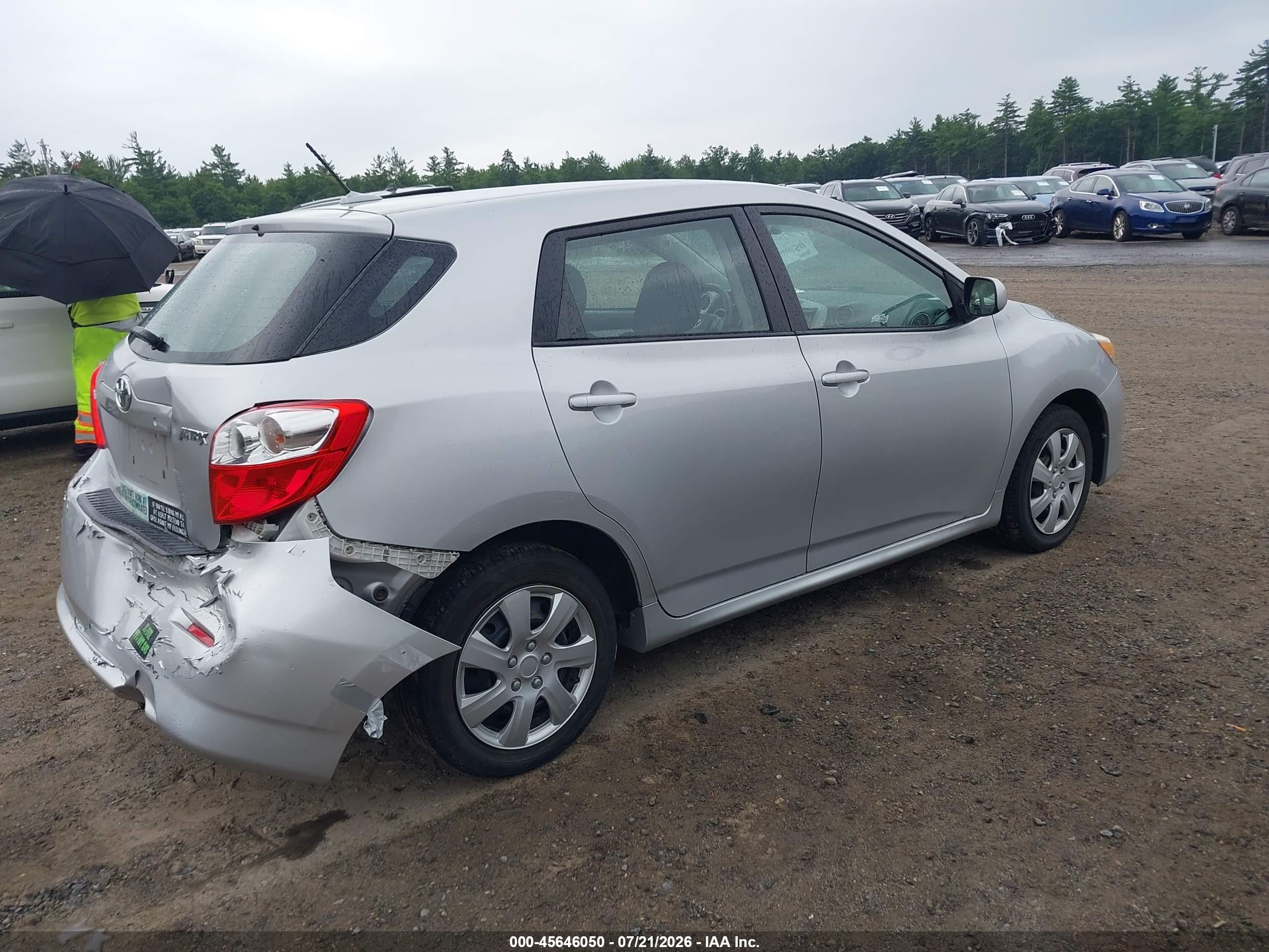 2010 Toyota Matrix   Silver vin: 2T1KU4EE2AC333896
