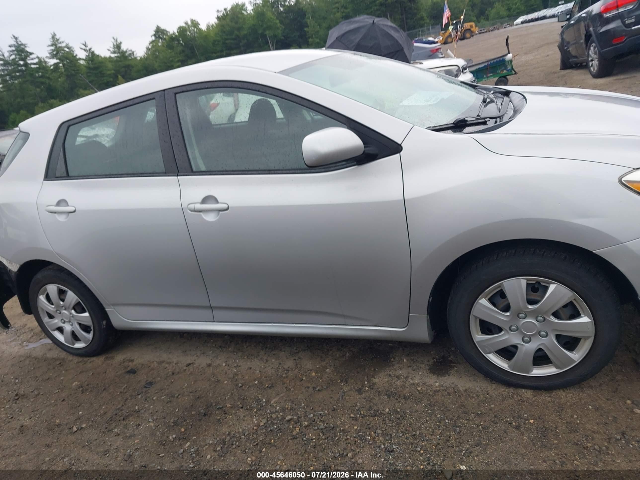 2010 Toyota Matrix   Silver vin: 2T1KU4EE2AC333896