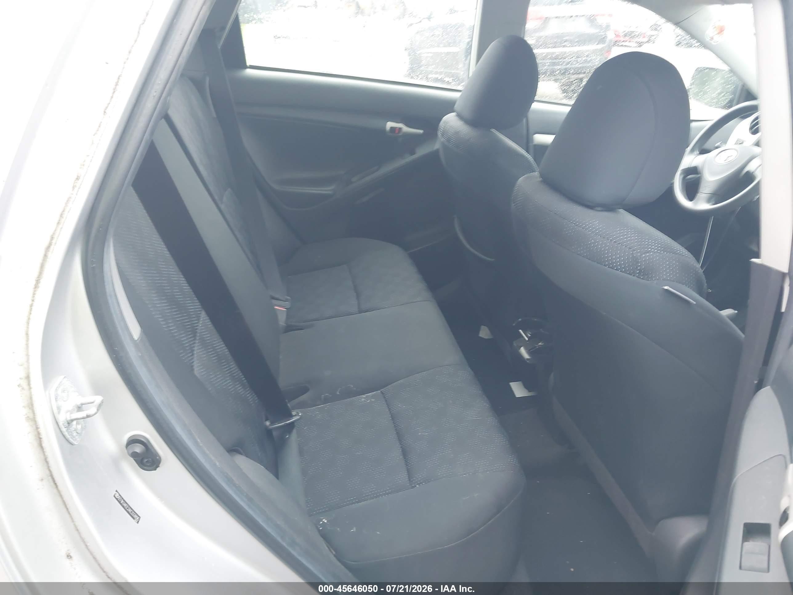 2010 Toyota Matrix   Silver vin: 2T1KU4EE2AC333896