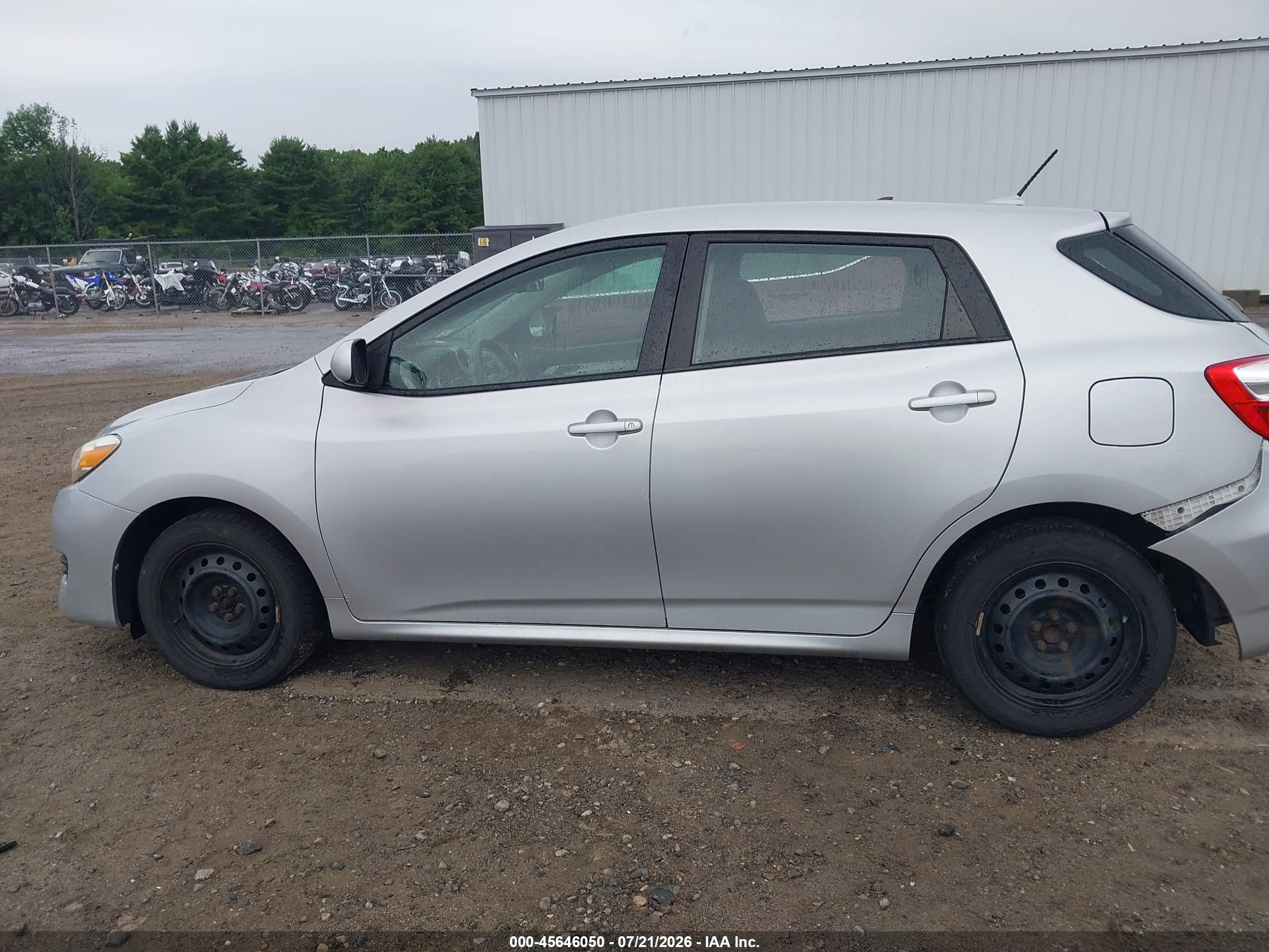 2010 Toyota Matrix   Silver vin: 2T1KU4EE2AC333896