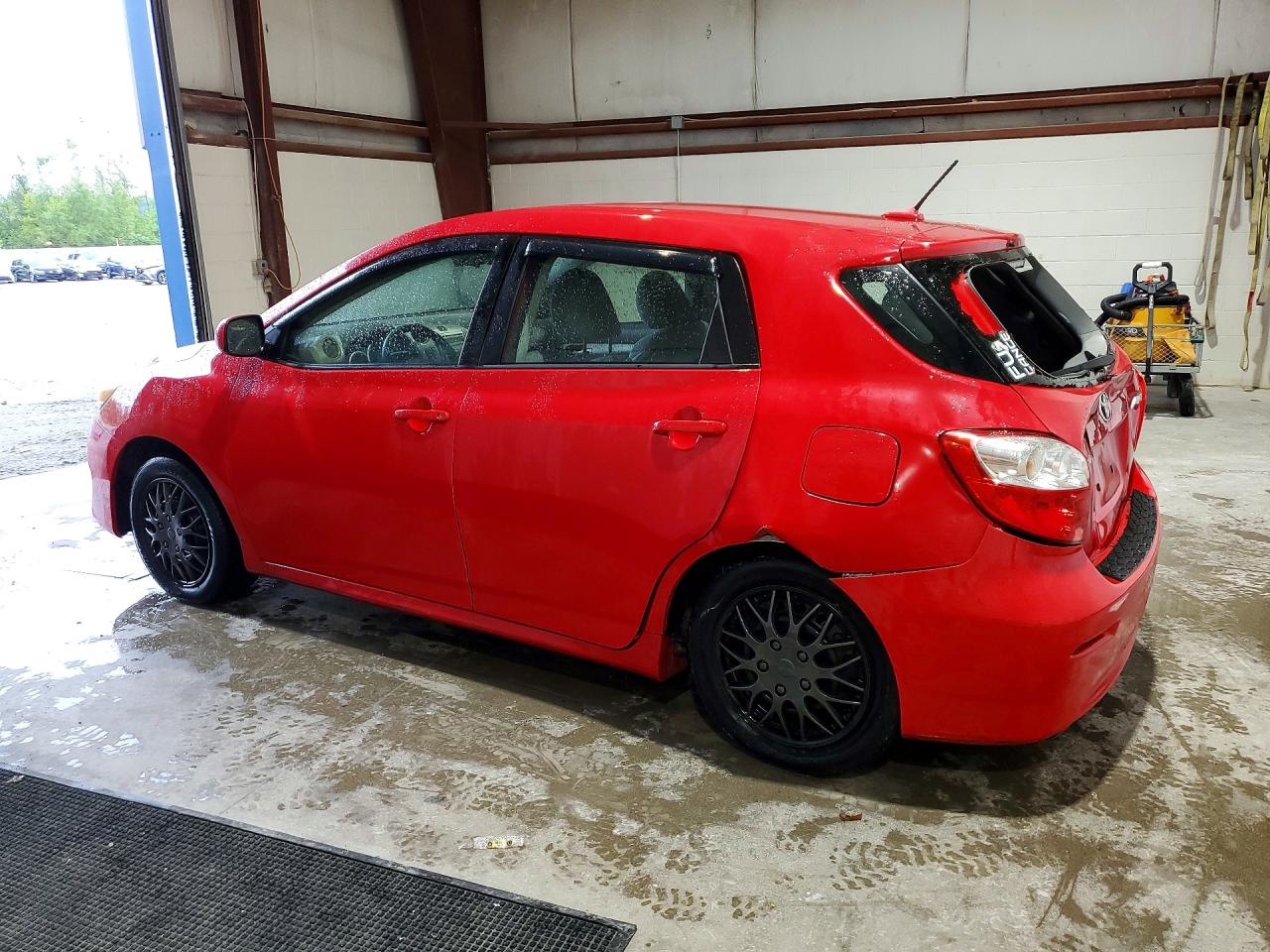 2010 Toyota Matrix Base Red vin: 2T1KU4EE2AC343697