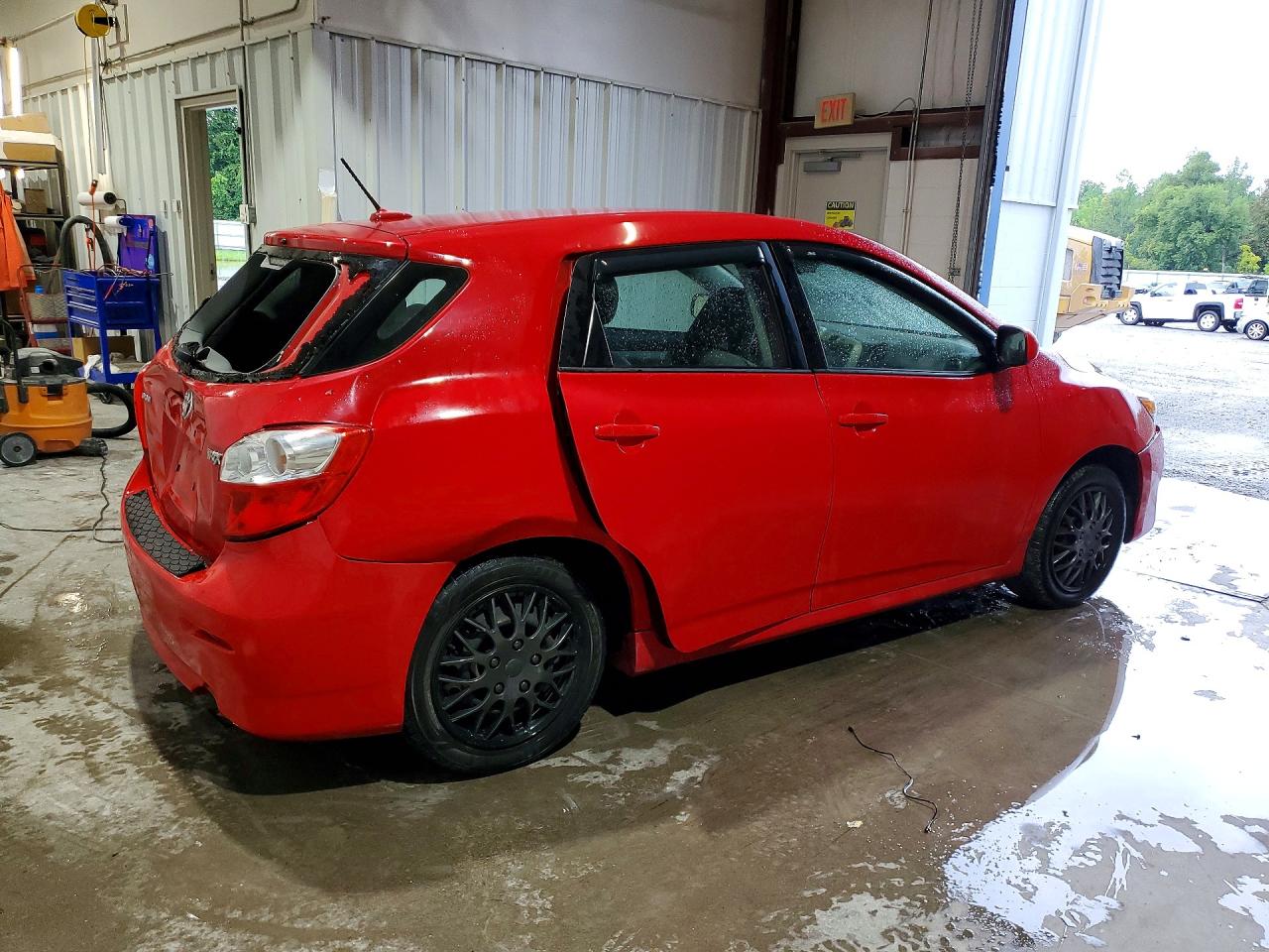 2010 Toyota Matrix Base Red vin: 2T1KU4EE2AC343697