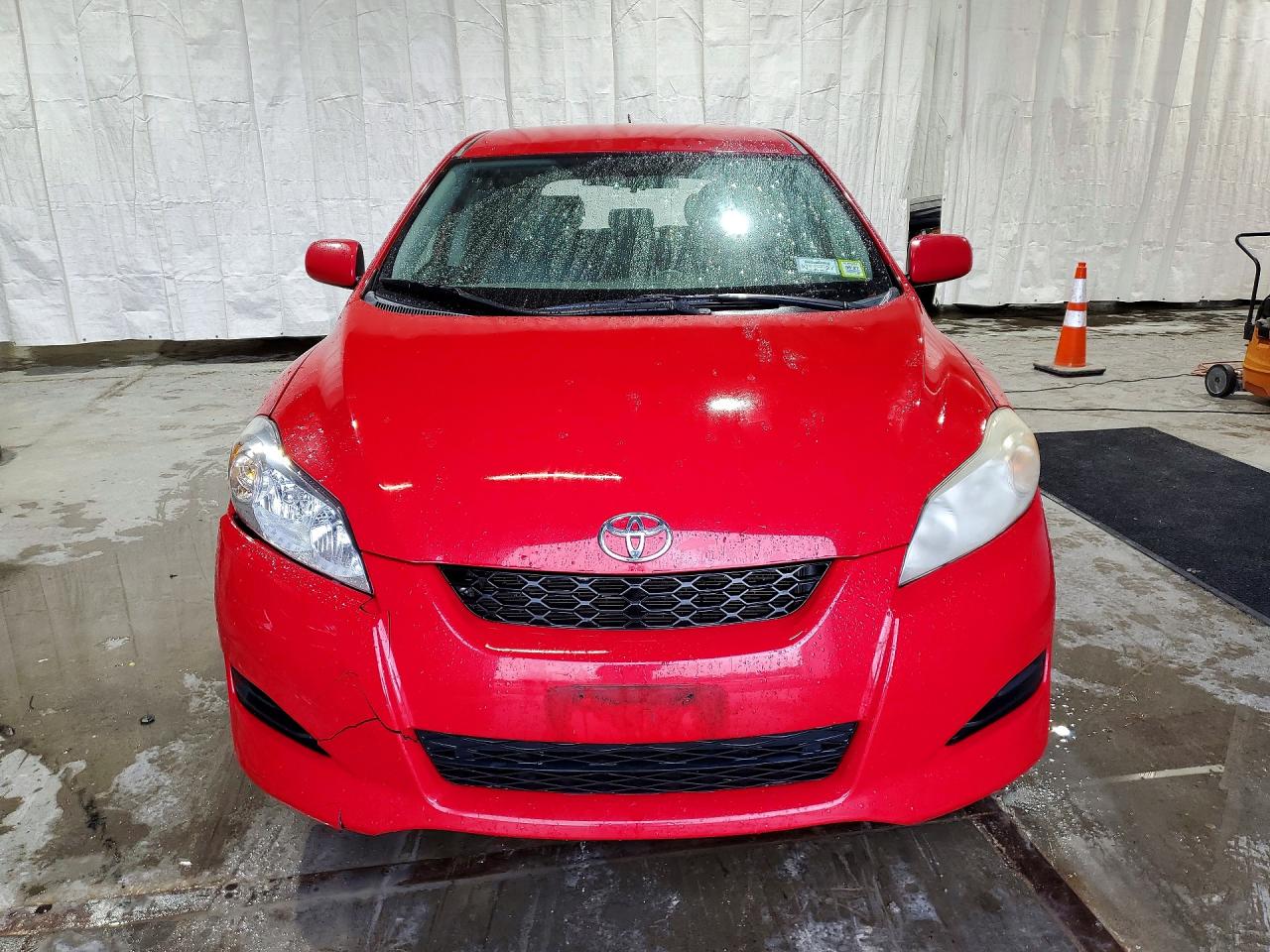 2010 Toyota Matrix Base Red vin: 2T1KU4EE2AC343697