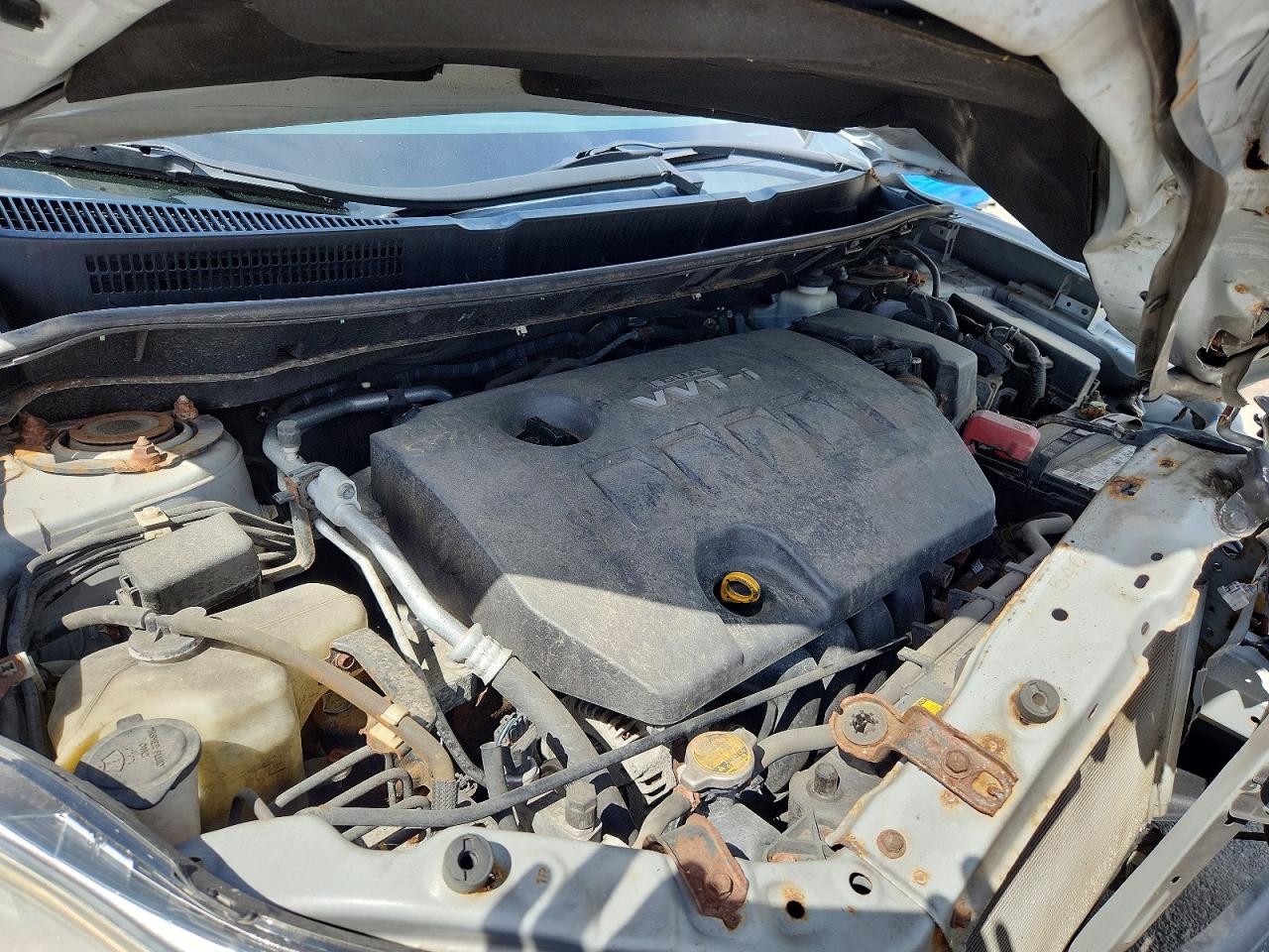 2010 Toyota Matrix Base Серебряный vin: 2T1KU4EE2AC521124