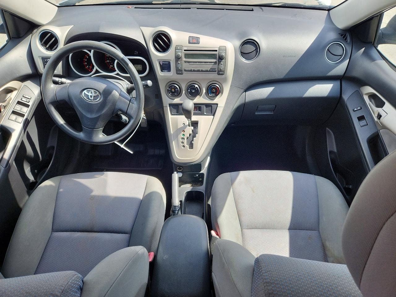 2010 Toyota Matrix Base Серебряный vin: 2T1KU4EE2AC521124