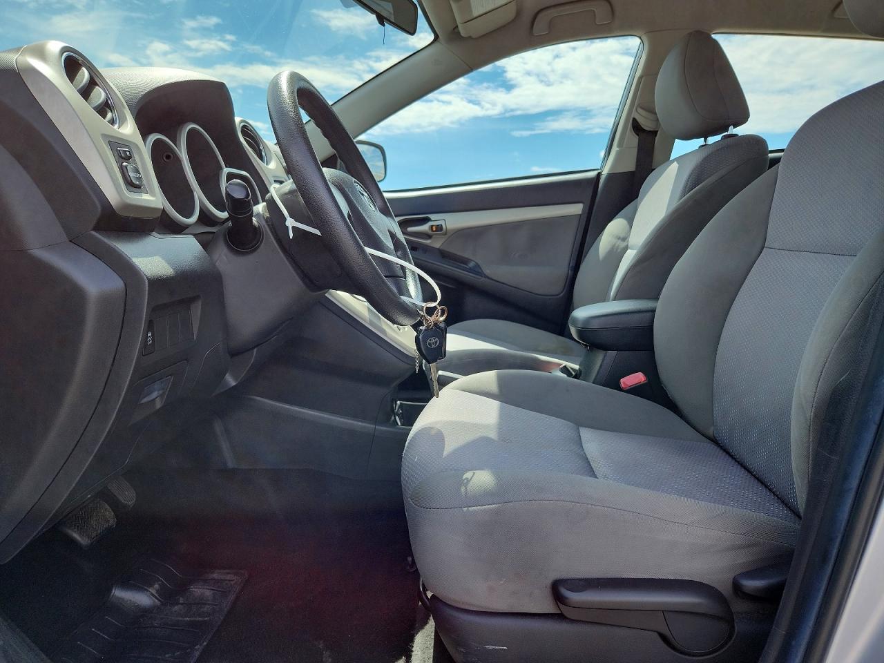 2010 Toyota Matrix Base Серебряный vin: 2T1KU4EE2AC521124