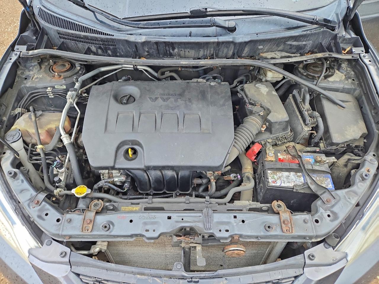2013 Toyota Corolla Matrix Silver vin: 2T1KU4EE2DC023266