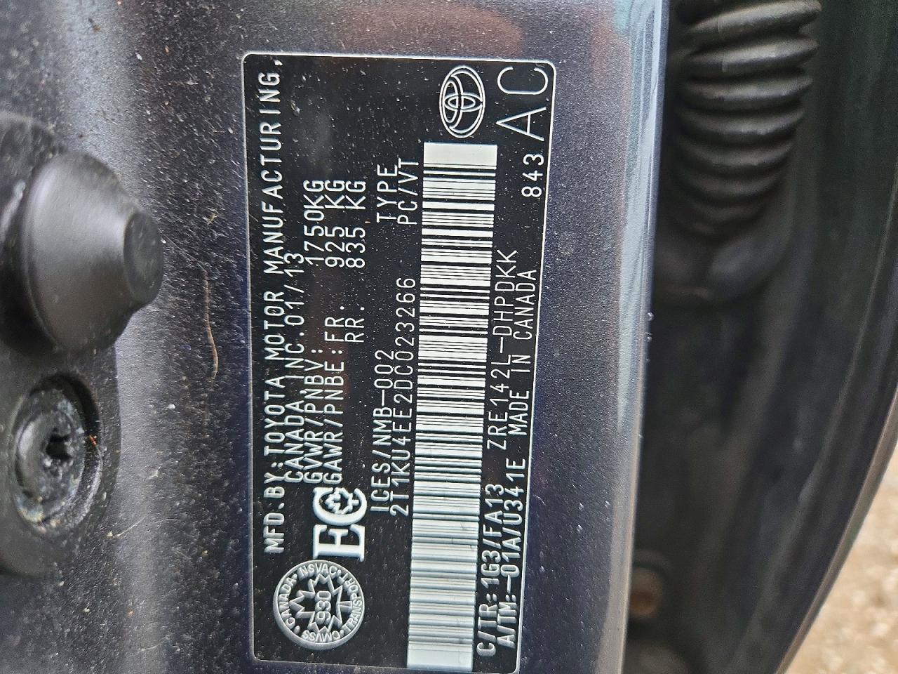 2013 Toyota Corolla Matrix Silver vin: 2T1KU4EE2DC023266