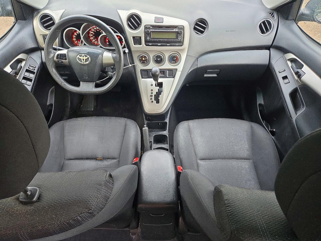 2013 Toyota Corolla Matrix Silver vin: 2T1KU4EE2DC023266