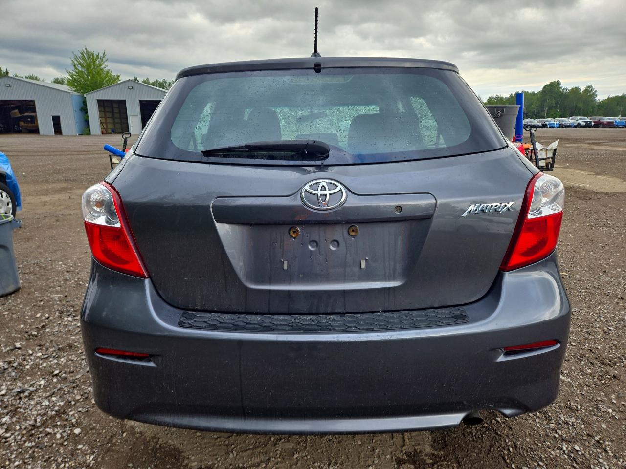 2013 Toyota Corolla Matrix Silver vin: 2T1KU4EE2DC023266
