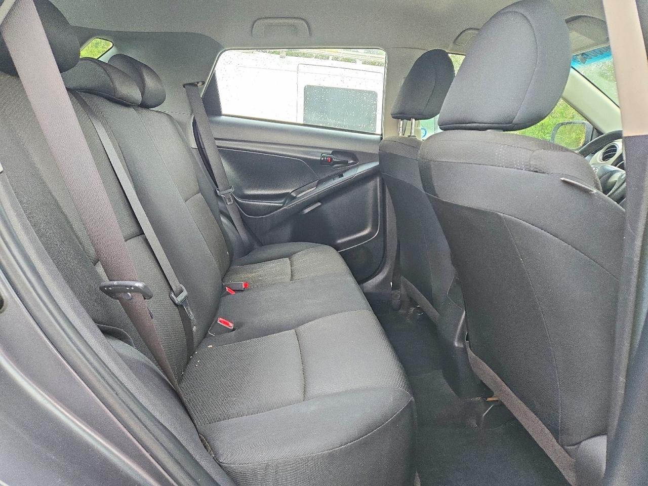 2013 Toyota Corolla Matrix Silver vin: 2T1KU4EE2DC023266