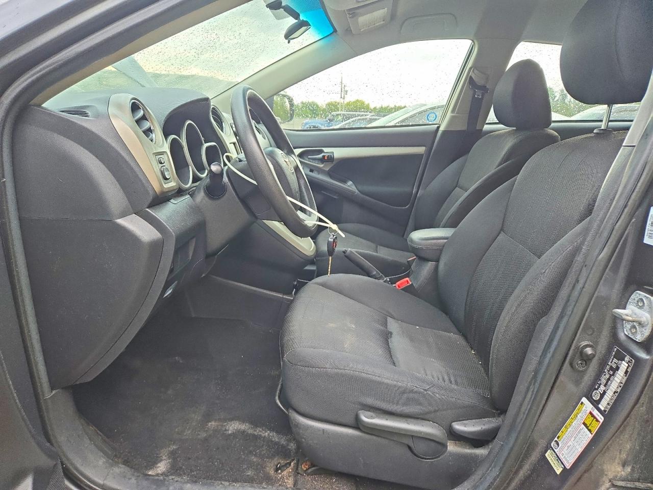 2013 Toyota Corolla Matrix Silver vin: 2T1KU4EE2DC023266