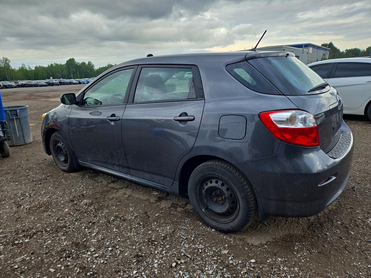 2013 Toyota Corolla Matrix Silver vin: 2T1KU4EE2DC023266