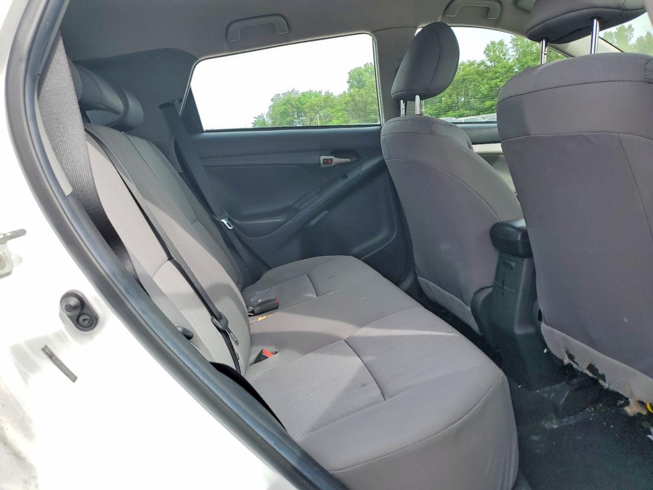 2013 Toyota Matrix L Белый vin: 2T1KU4EE2DC920913