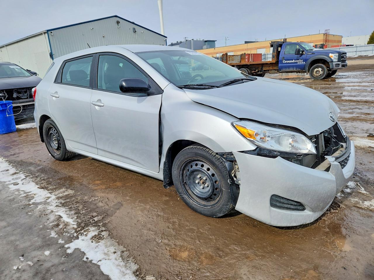2014 Toyota Matrix Base Silver vin: 2T1KU4EE2EC133333