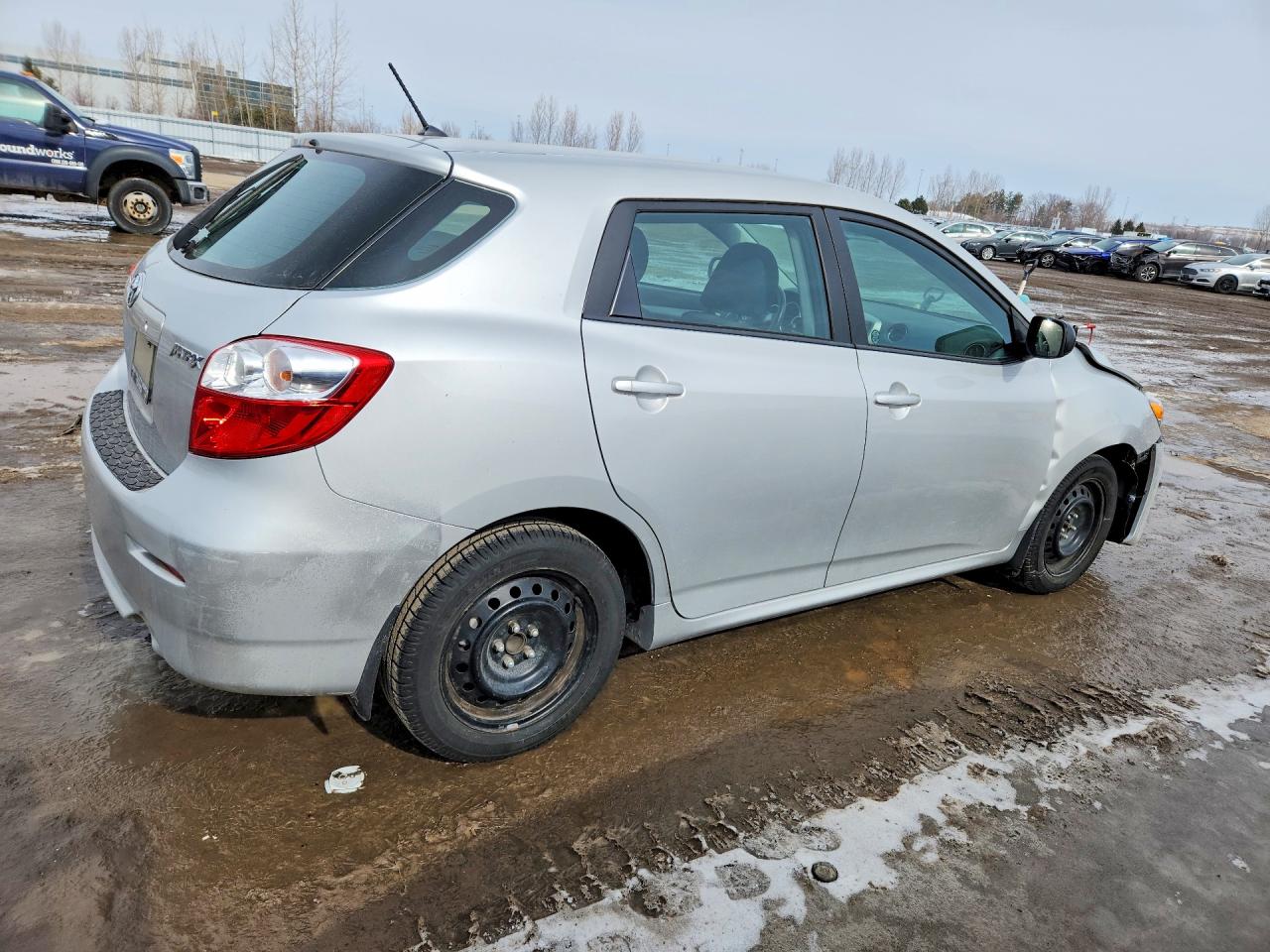 2014 Toyota Matrix Base Silver vin: 2T1KU4EE2EC133333