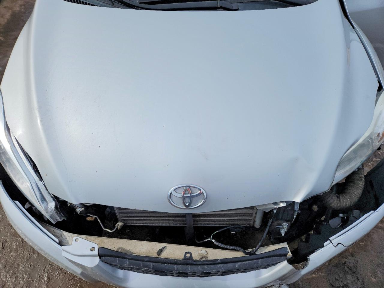 2014 Toyota Matrix Base Silver vin: 2T1KU4EE2EC133333