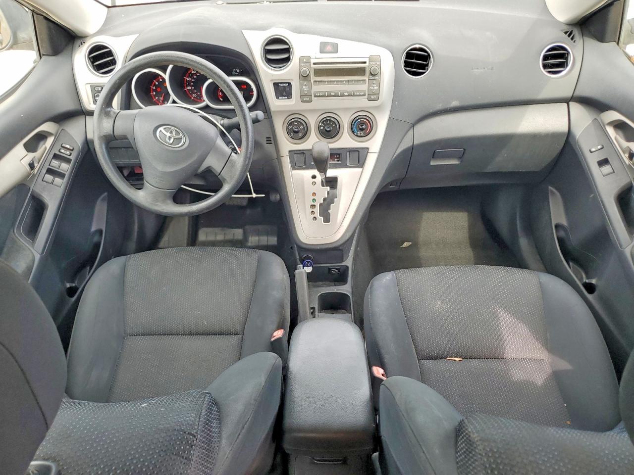 2010 Toyota Matrix Base White vin: 2T1KU4EE3AC245973