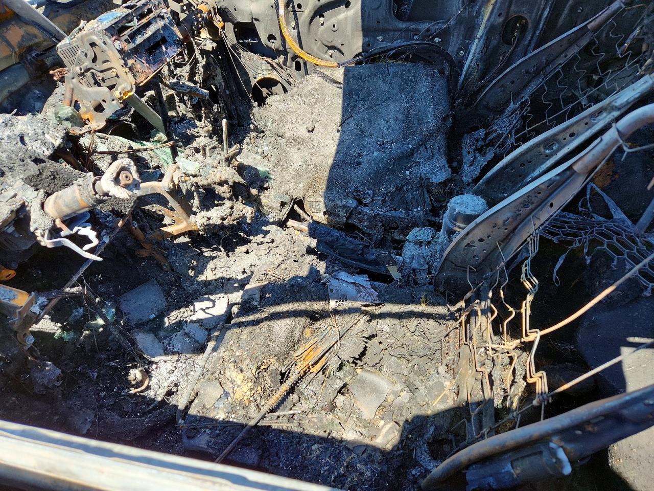 2010 Toyota Matrix Base Burn vin: 2T1KU4EE3AC295949
