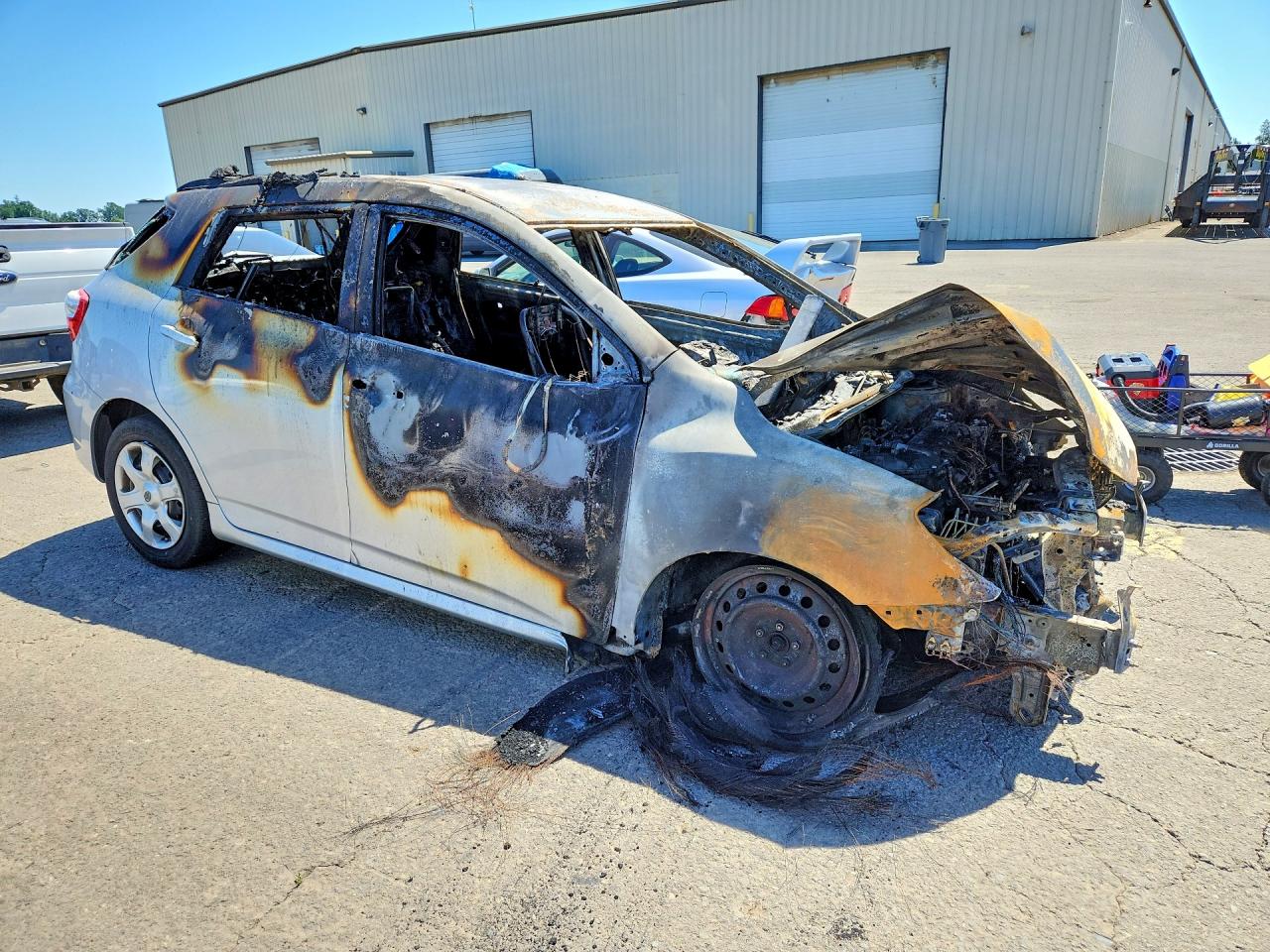 2010 Toyota Matrix Base Burn vin: 2T1KU4EE3AC295949