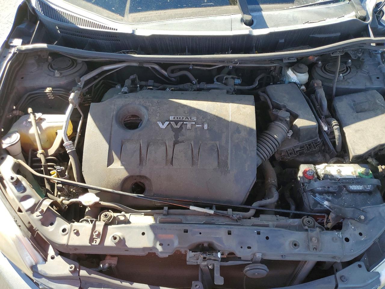 2010 Toyota Matrix Silver vin: 2T1KU4EE3AC419119