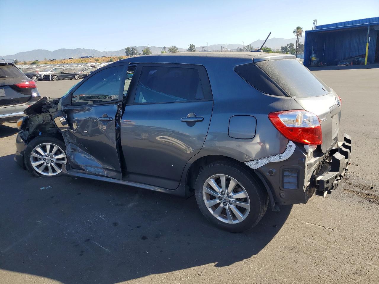 2010 Toyota Matrix Silver vin: 2T1KU4EE3AC419119