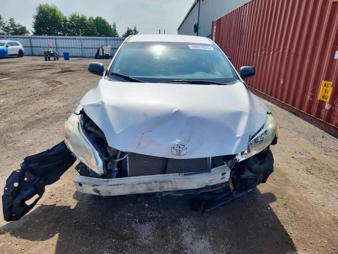 2011 Toyota Matrix Base Silver vin: 2T1KU4EE3BC629897