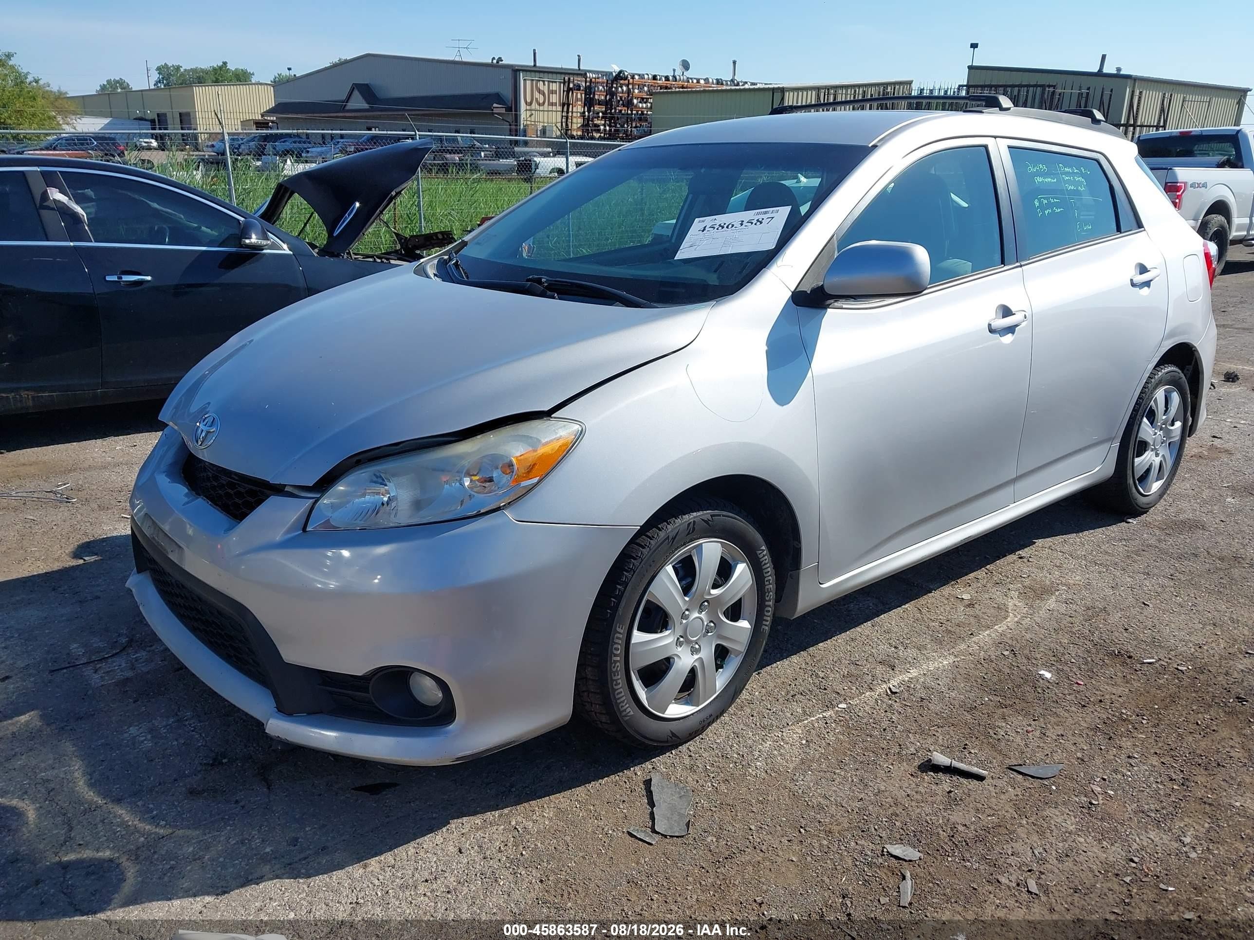 2011 Toyota Matrix Silver vin: 2T1KU4EE3BC710544