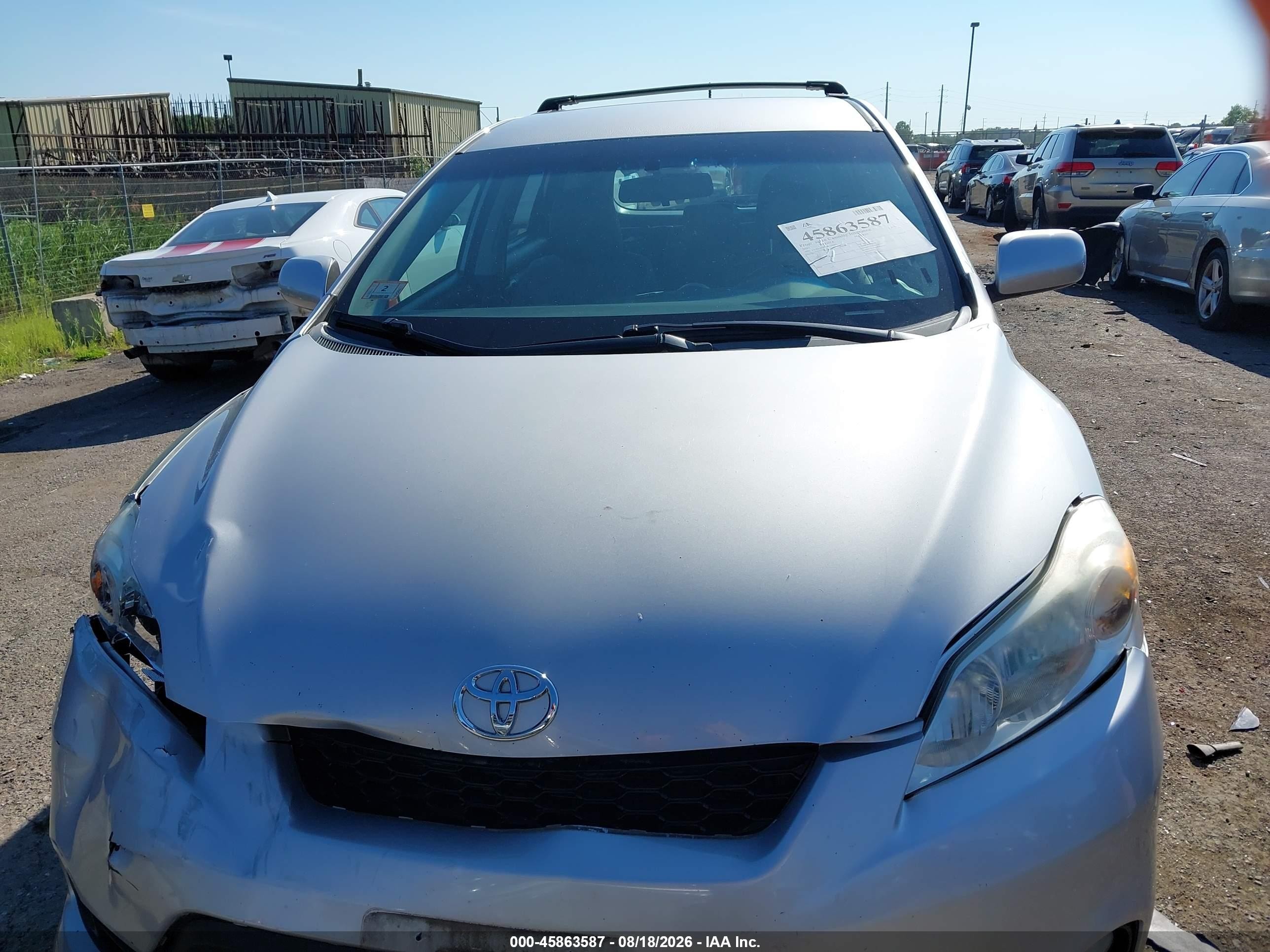 2011 Toyota Matrix Silver vin: 2T1KU4EE3BC710544