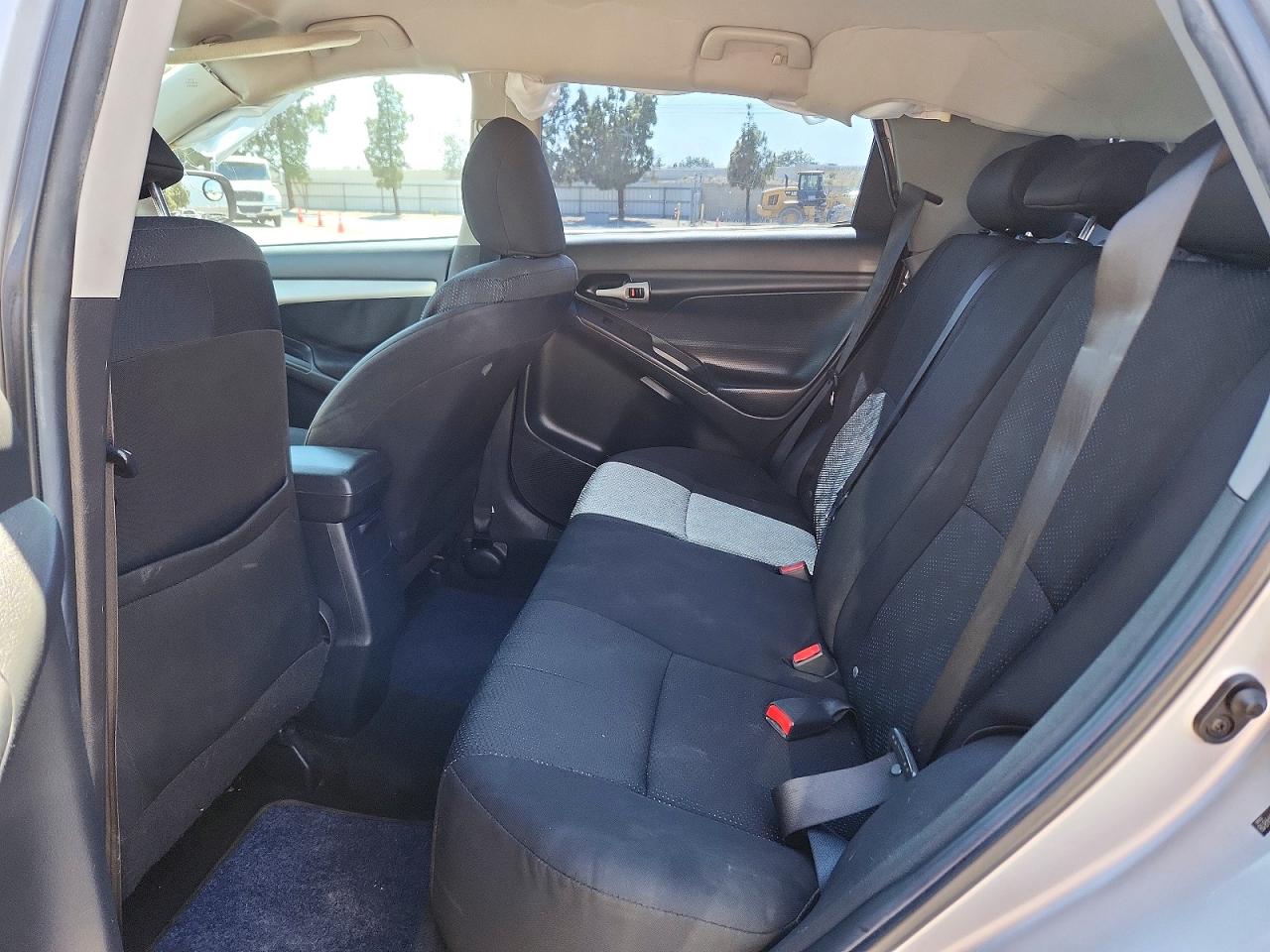 2010 Toyota Matrix Base Silver vin: 2T1KU4EE4AC344818