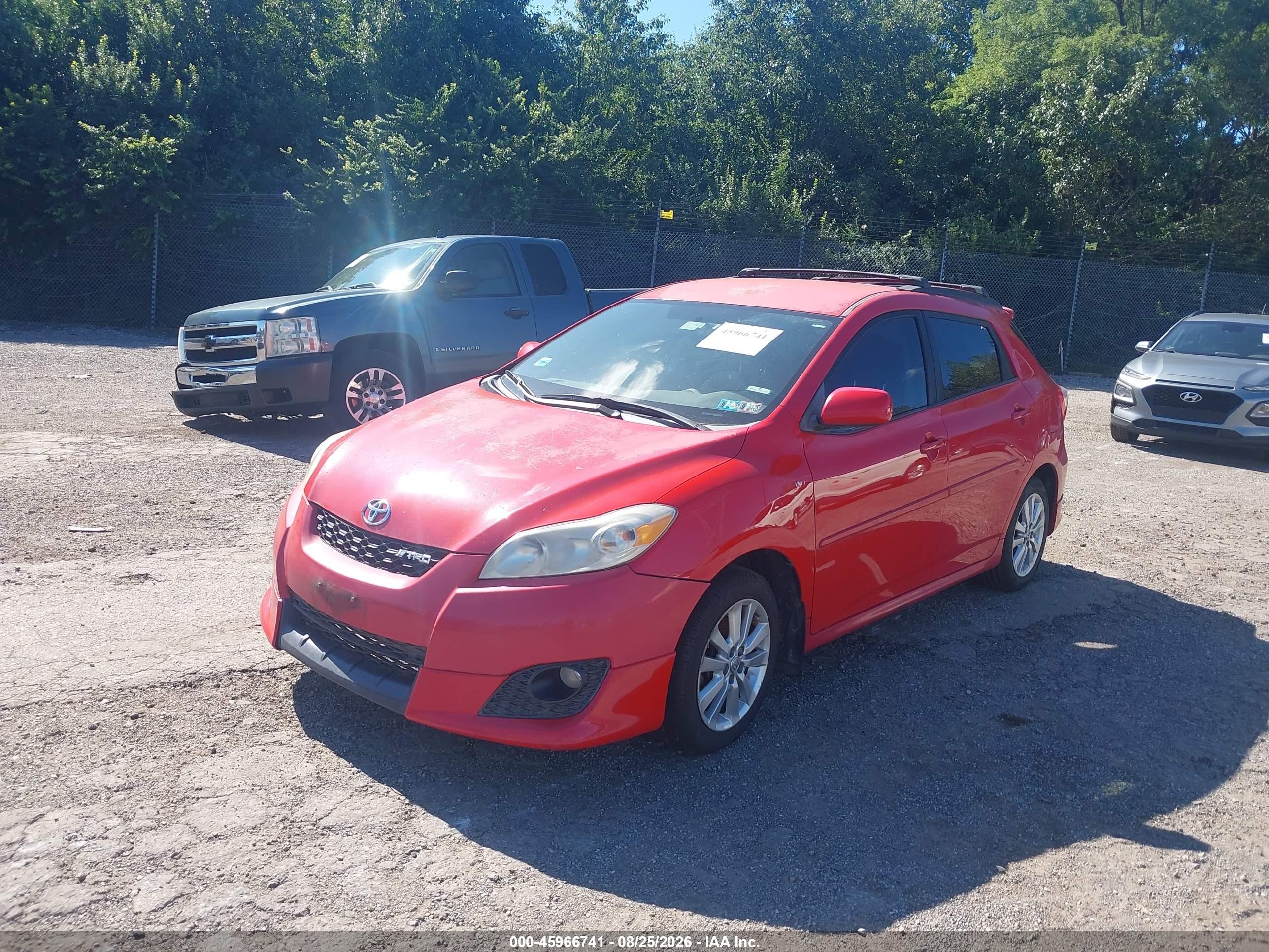 2010 Toyota Matrix   Red vin: 2T1KU4EE4AC365961