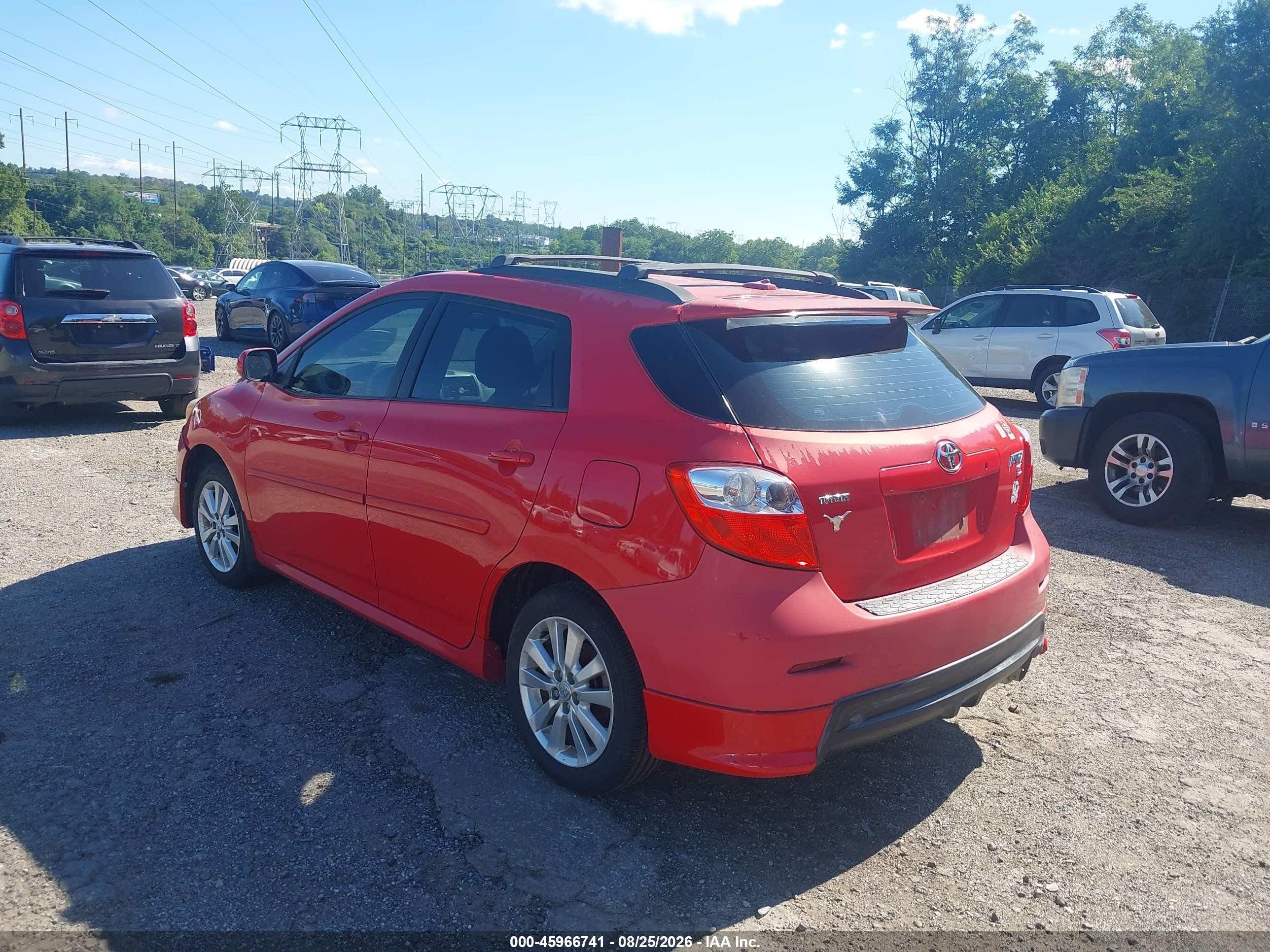 2010 Toyota Matrix   Red vin: 2T1KU4EE4AC365961