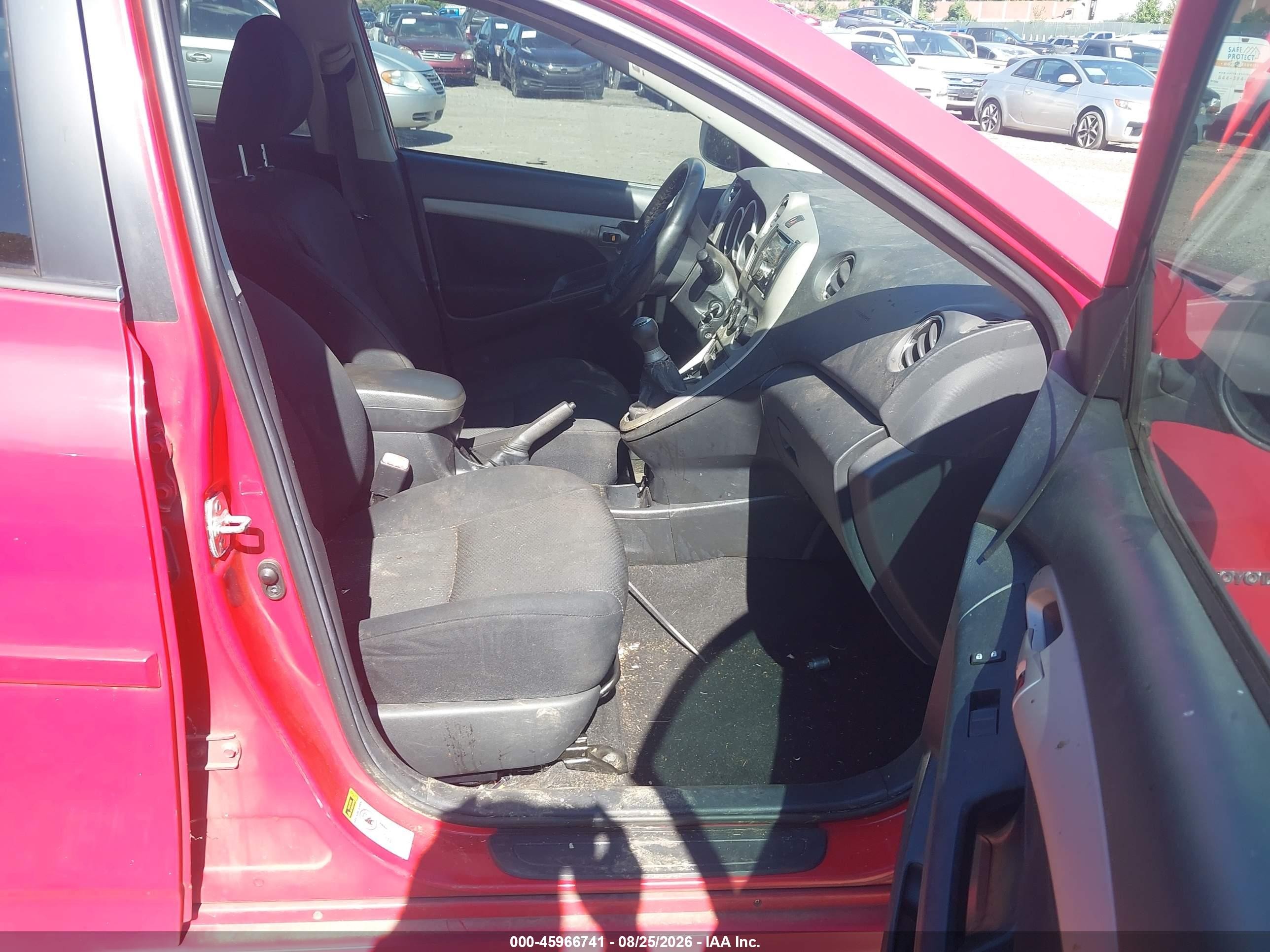2010 Toyota Matrix   Red vin: 2T1KU4EE4AC365961