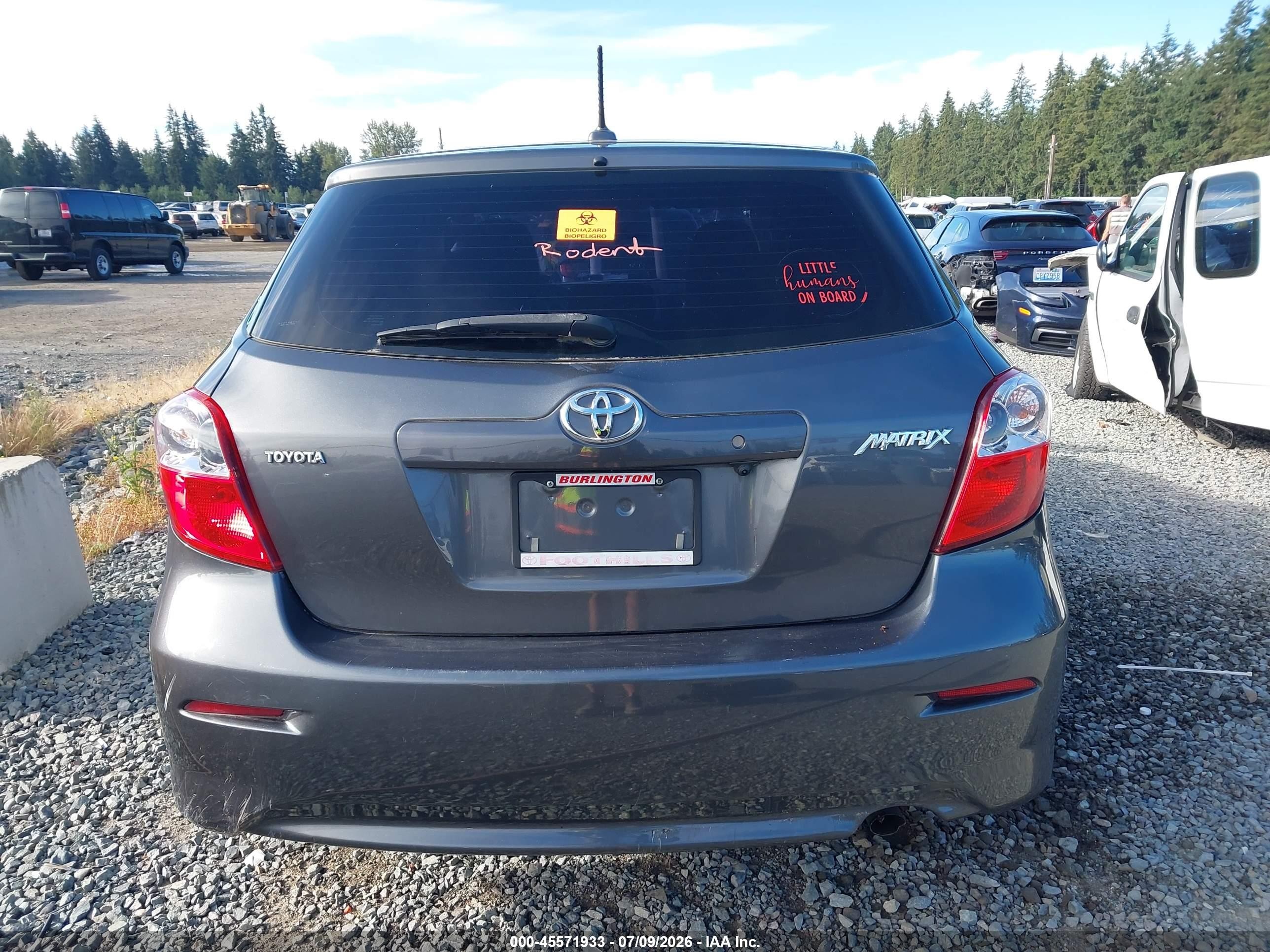 2010 Toyota Matrix   Gray vin: 2T1KU4EE4AC385501
