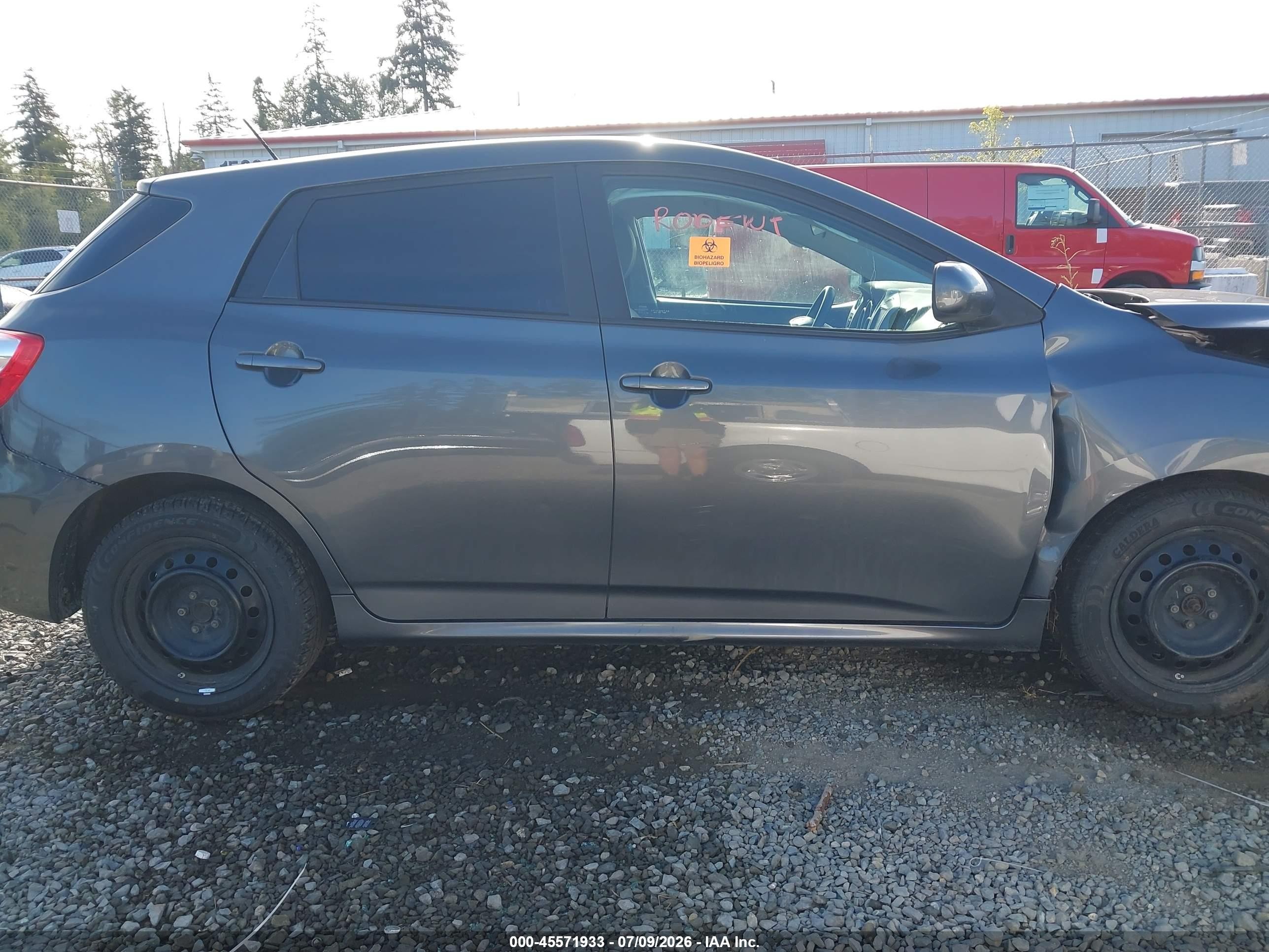 2010 Toyota Matrix   Gray vin: 2T1KU4EE4AC385501