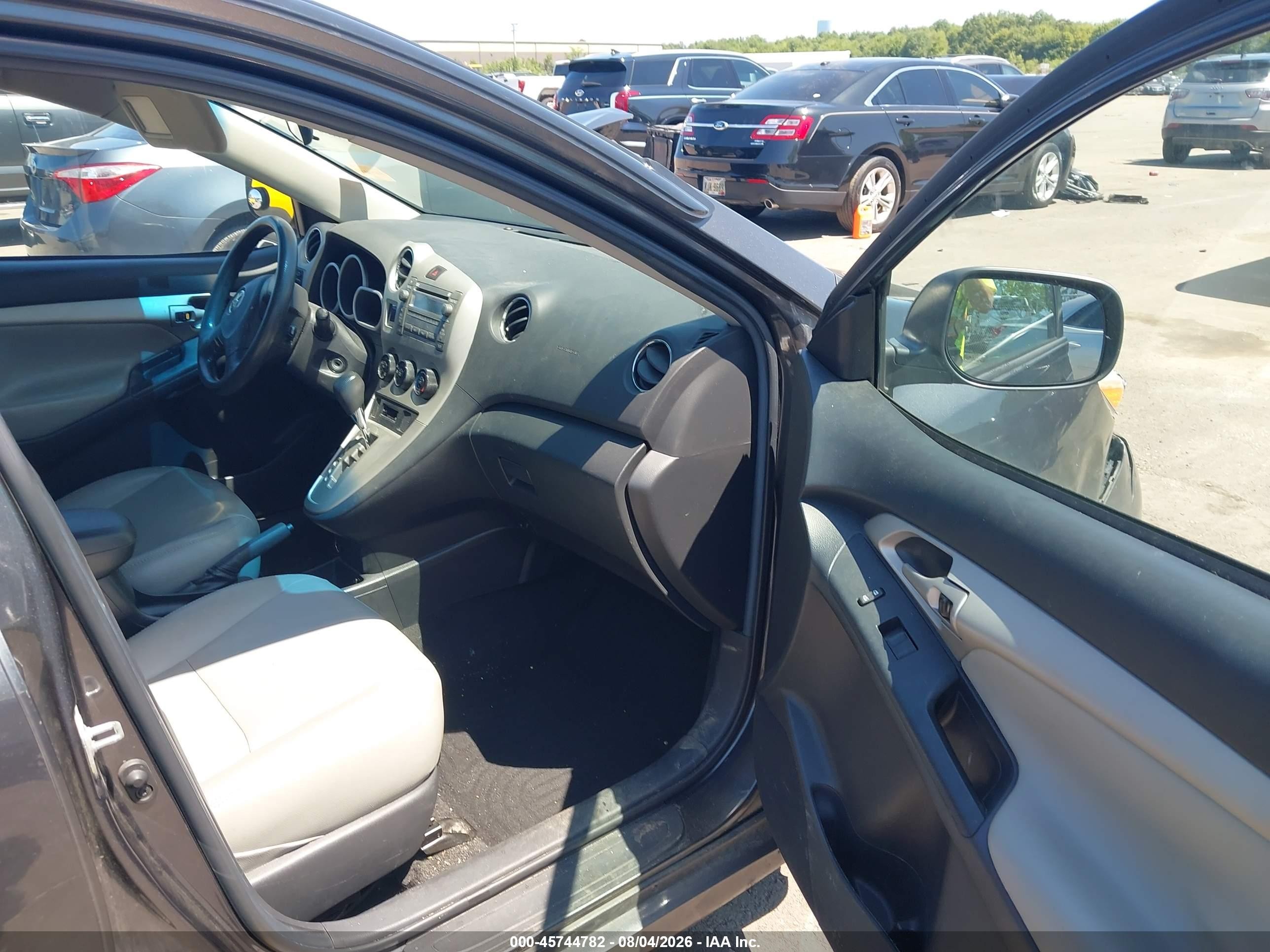 2010 Toyota Matrix   Gray vin: 2T1KU4EE4AC474128