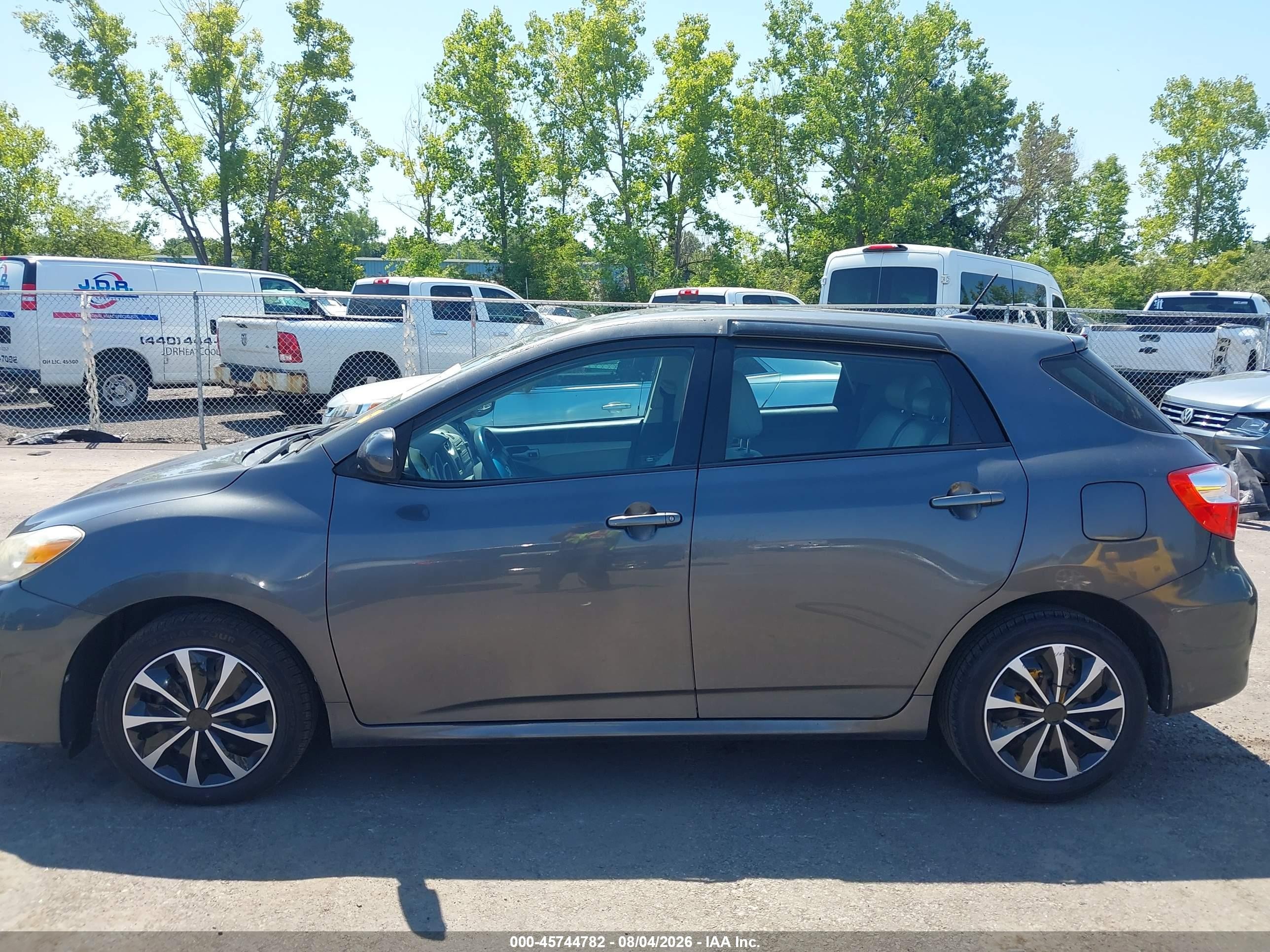 2010 Toyota Matrix   Gray vin: 2T1KU4EE4AC474128