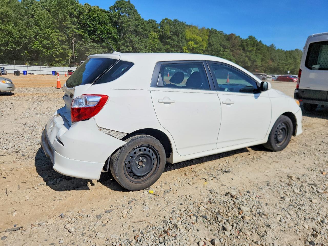 2010 Toyota Matrix Base White vin: 2T1KU4EE4AC493794