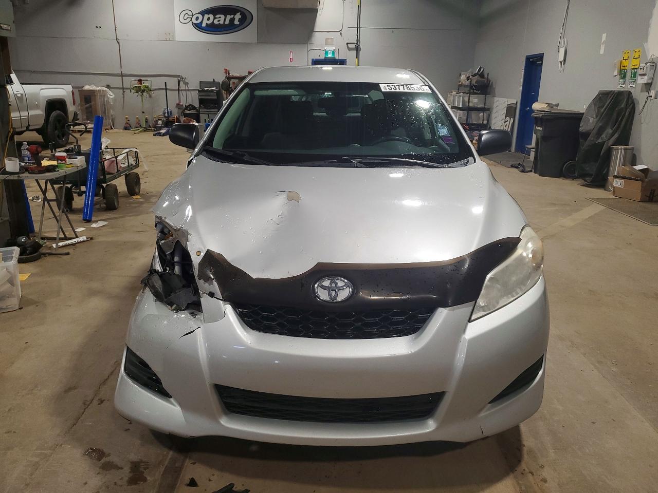 2011 Toyota Matrix Base Silver vin: 2T1KU4EE4BC584419